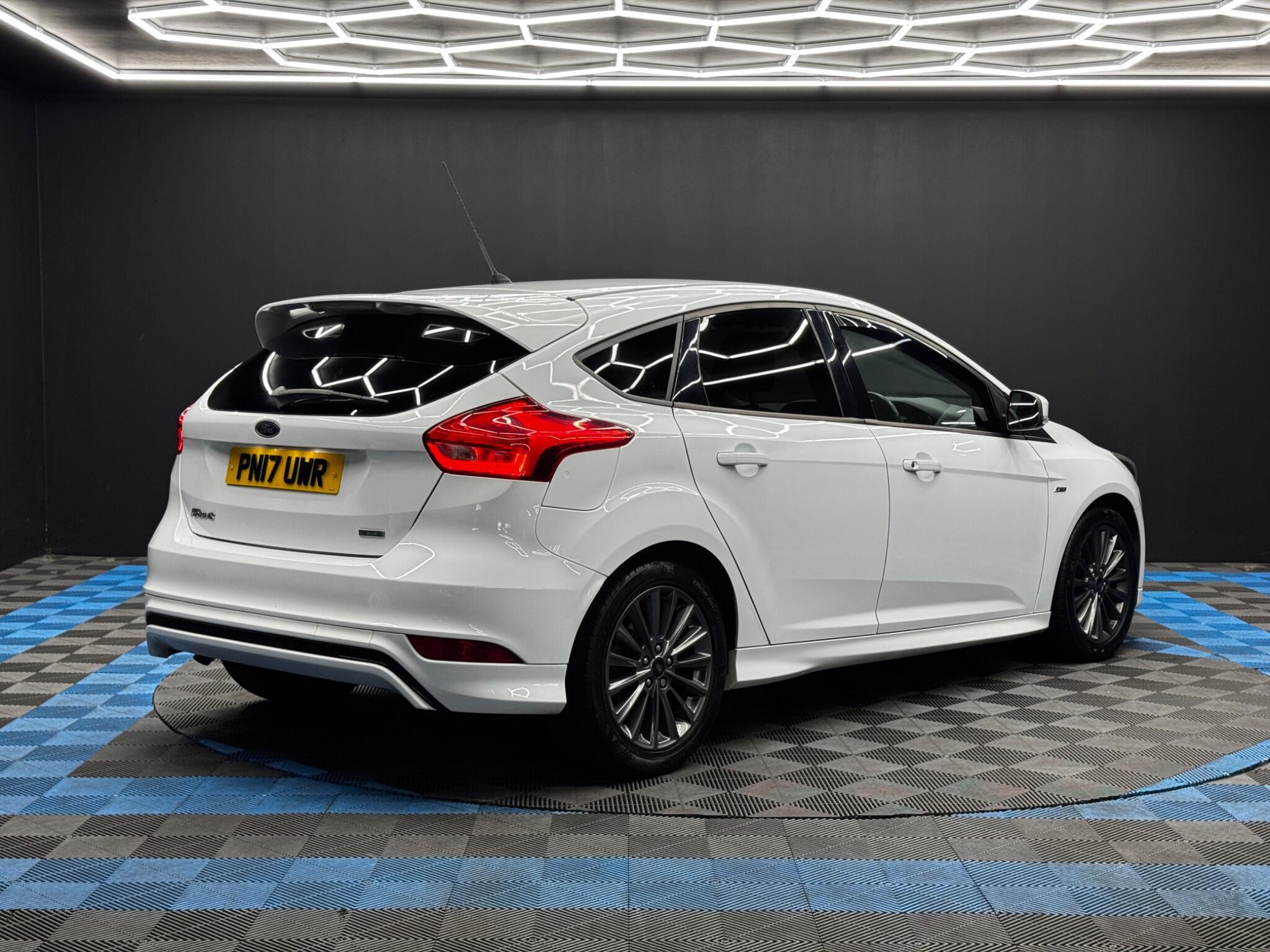 Ford Focus - Image 5