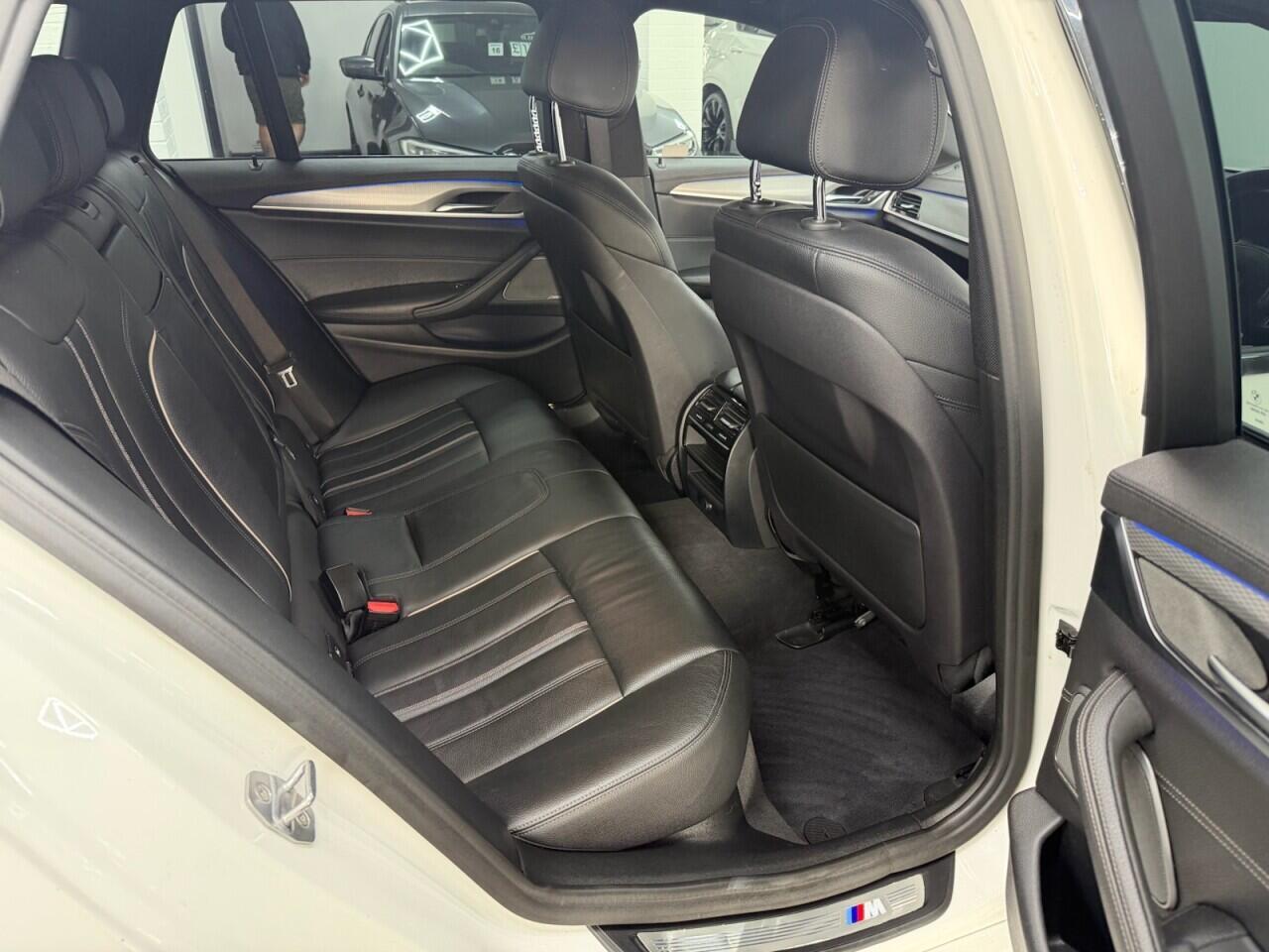 BMW 5 Series - Image 19