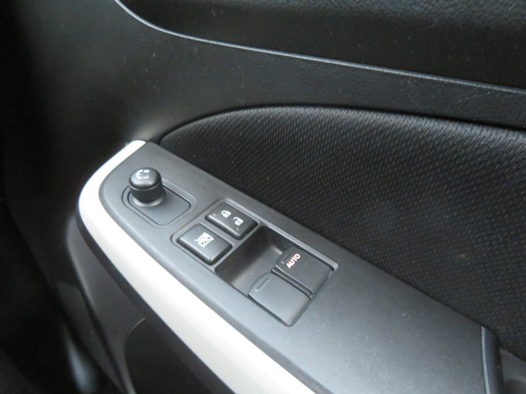 Suzuki Swift - Image 19
