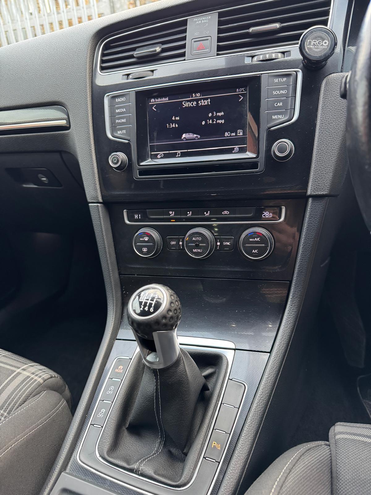 Volkswagen Golf - Image 36