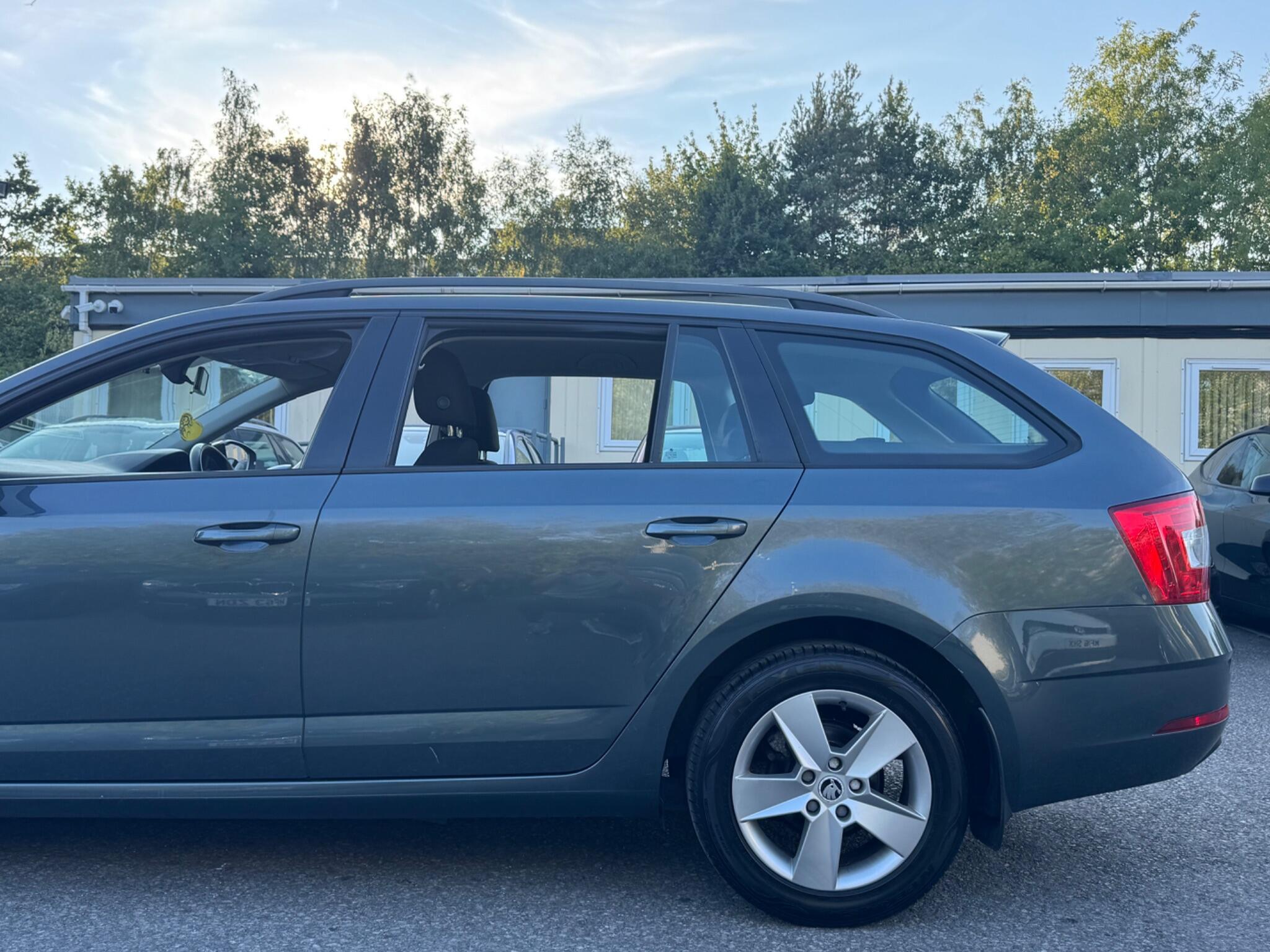 Skoda Octavia - Image 9