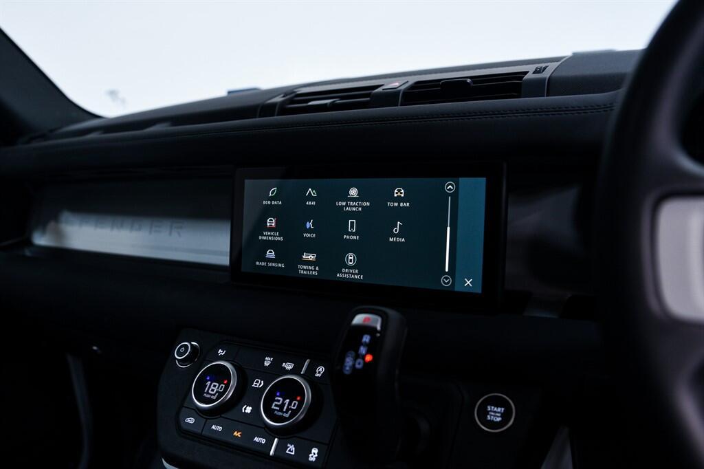 Land Rover Defender 90 - Image 28
