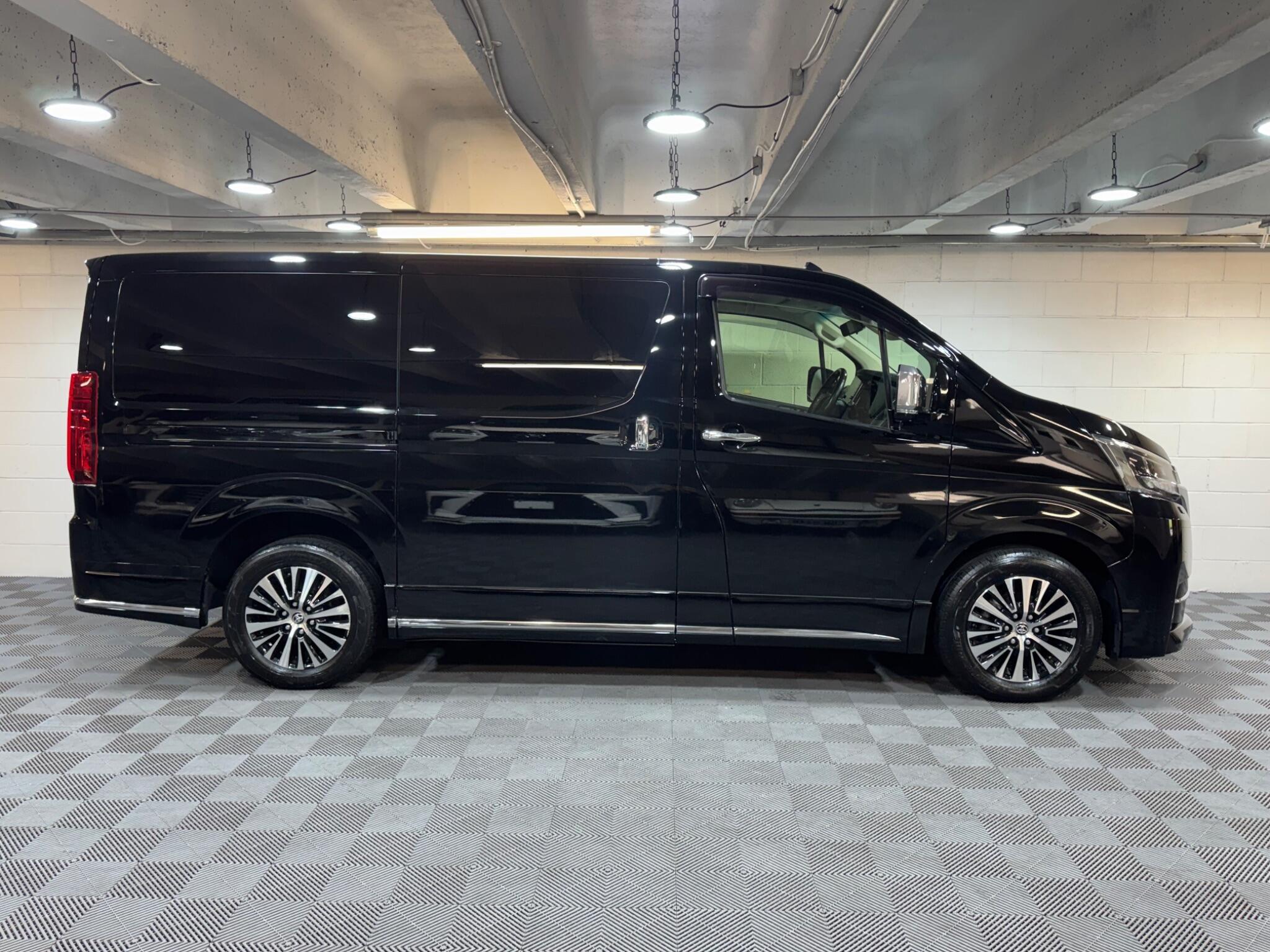 Toyota Granace - Image 6