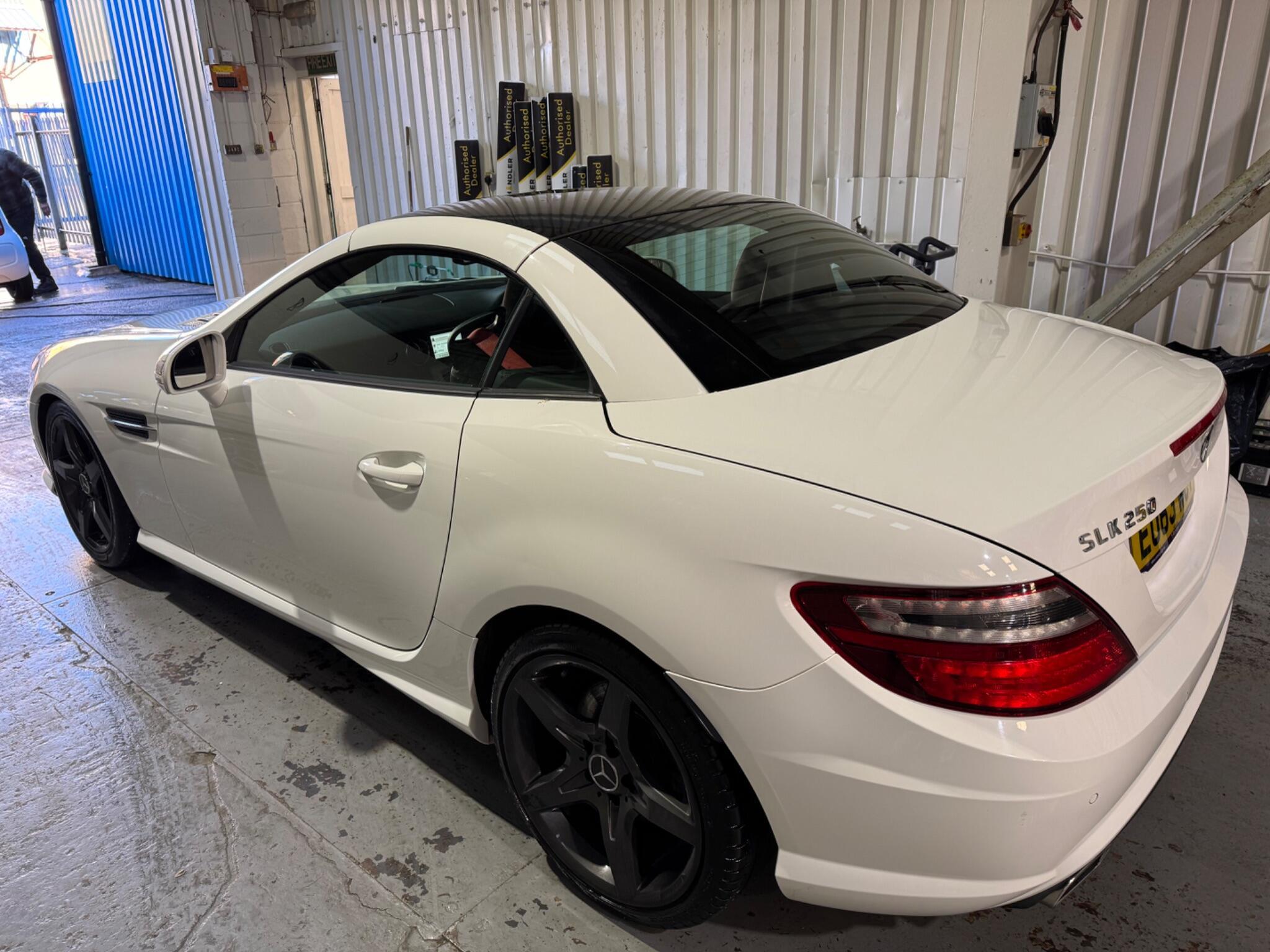 Mercedes SLK - Image 22