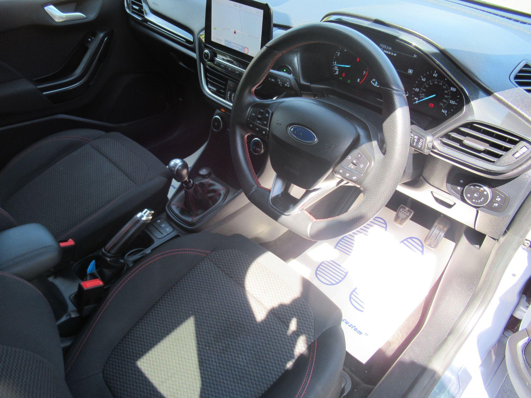Ford Fiesta - Image 17