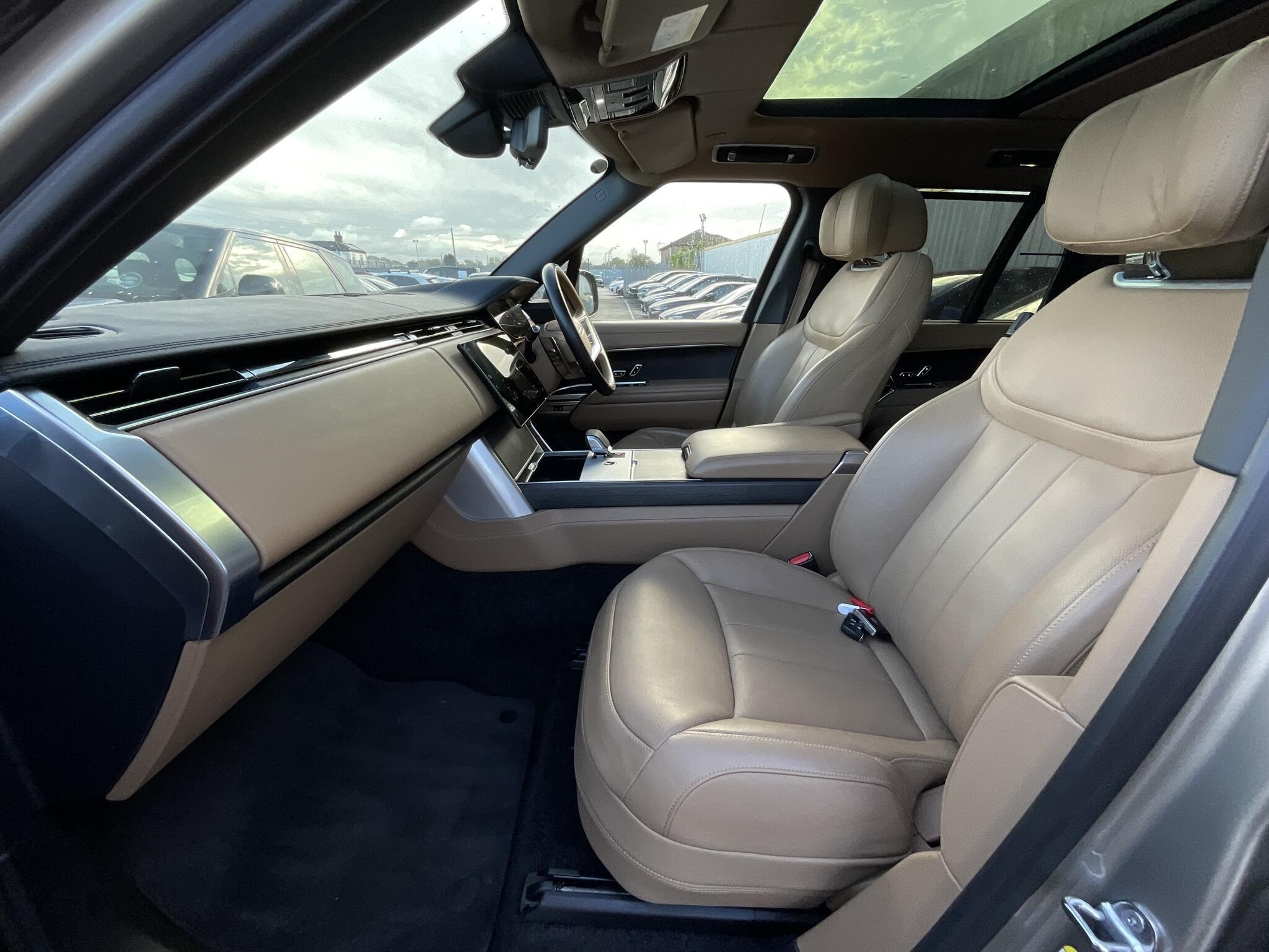Land Rover Range Rover - Image 18