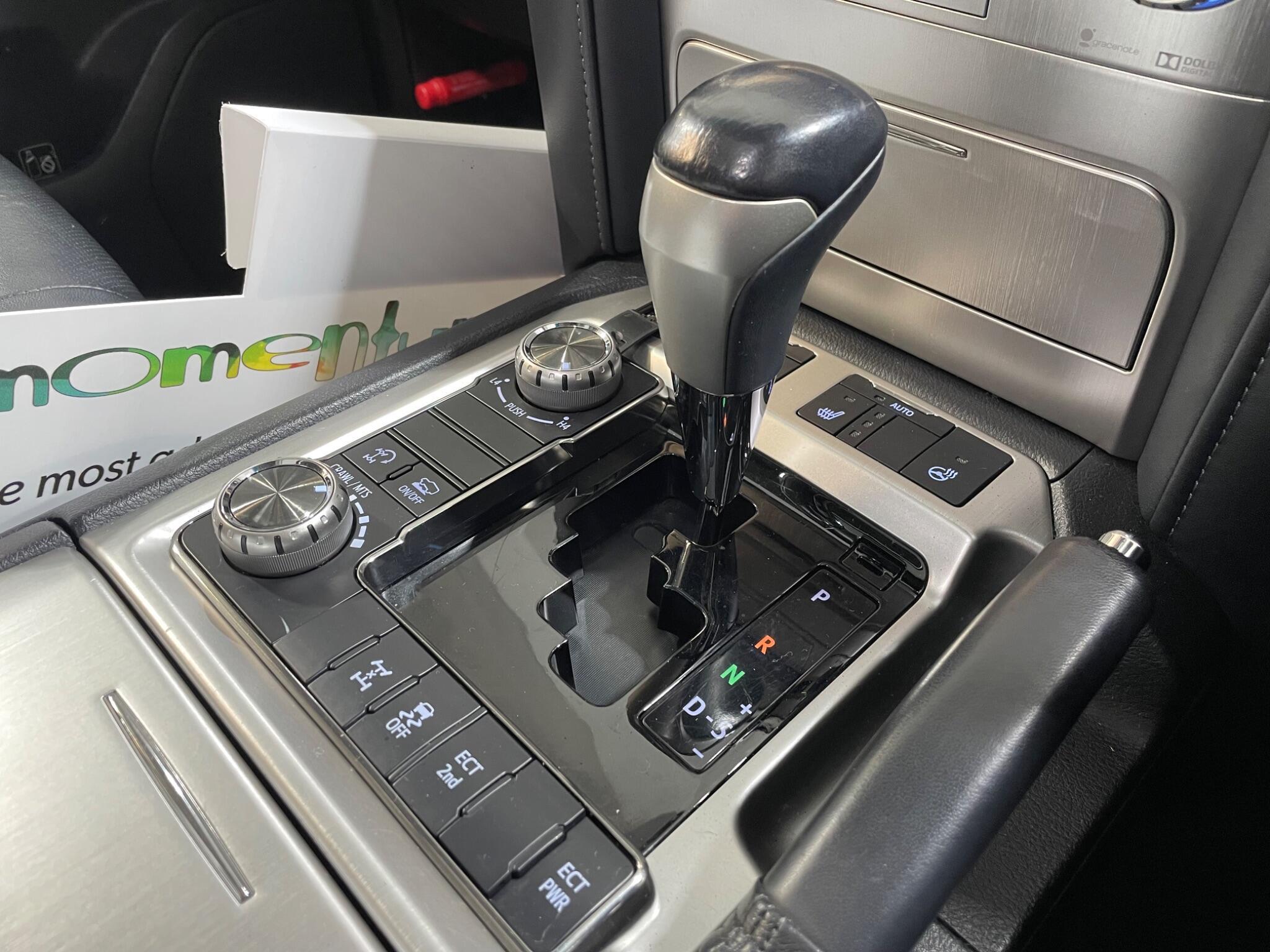 Toyota Land Cruiser - Image 15