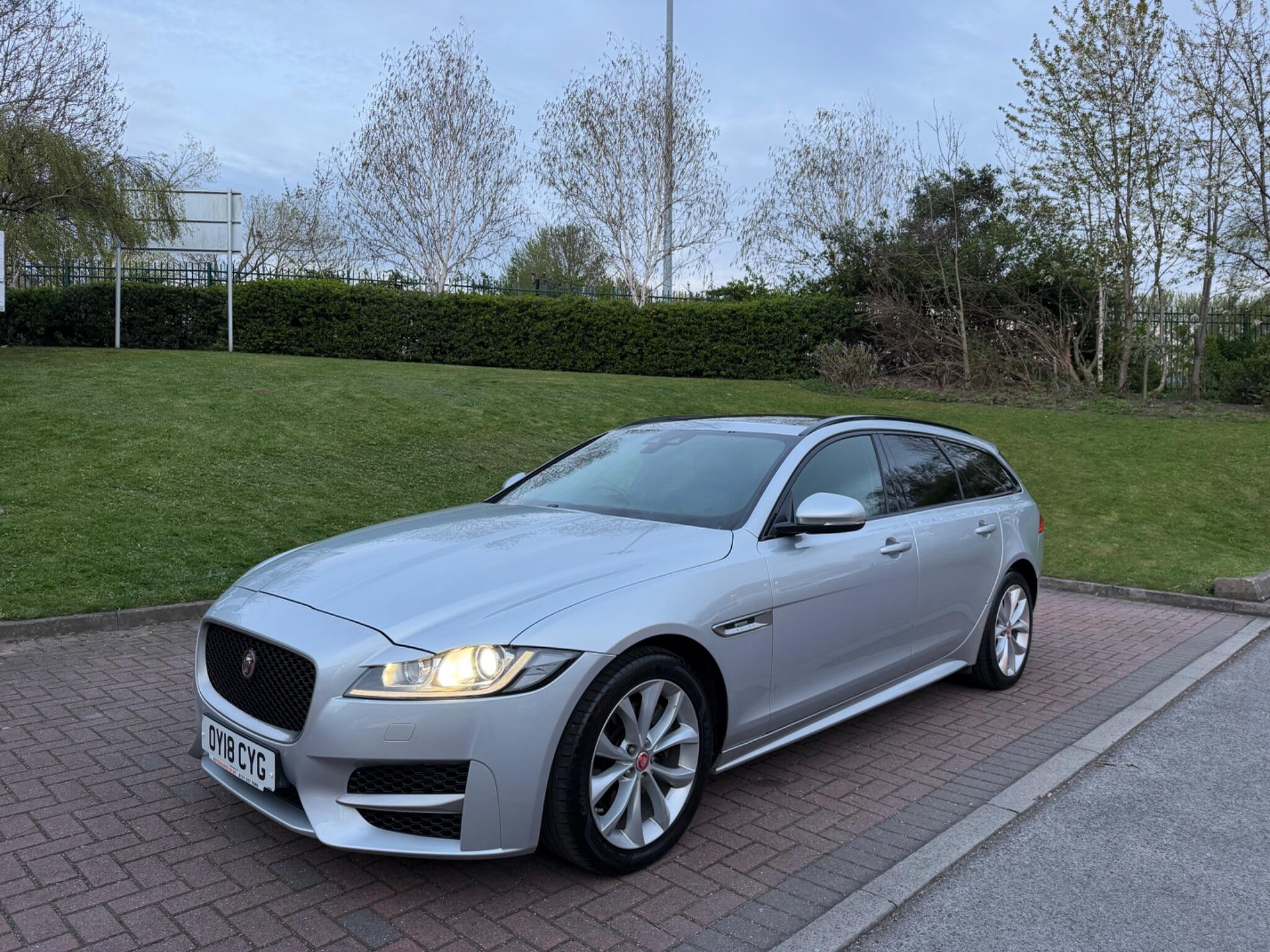 Jaguar XF - Image 32
