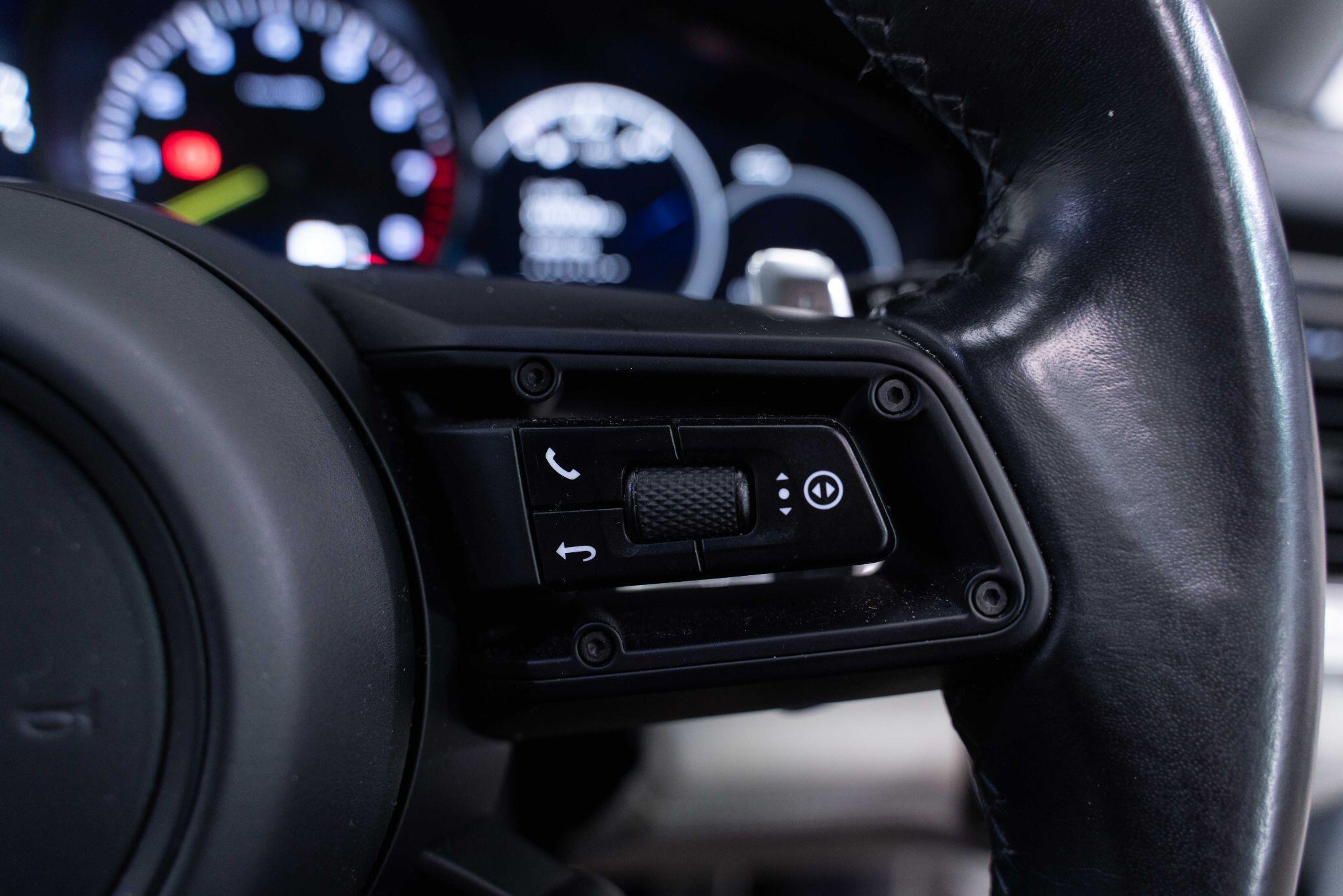 Porsche Panamera - Image 18