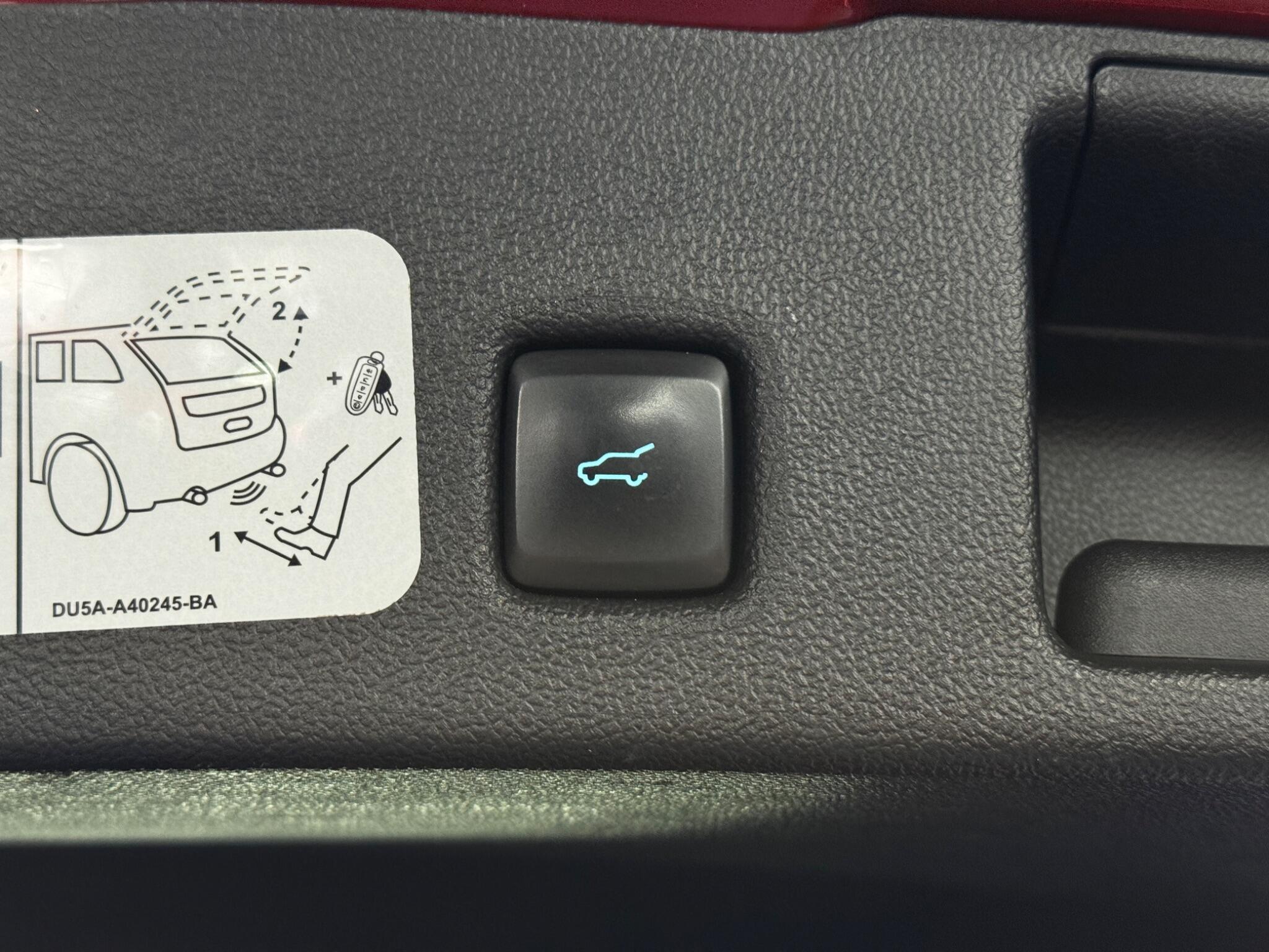 Ford Kuga - Image 41