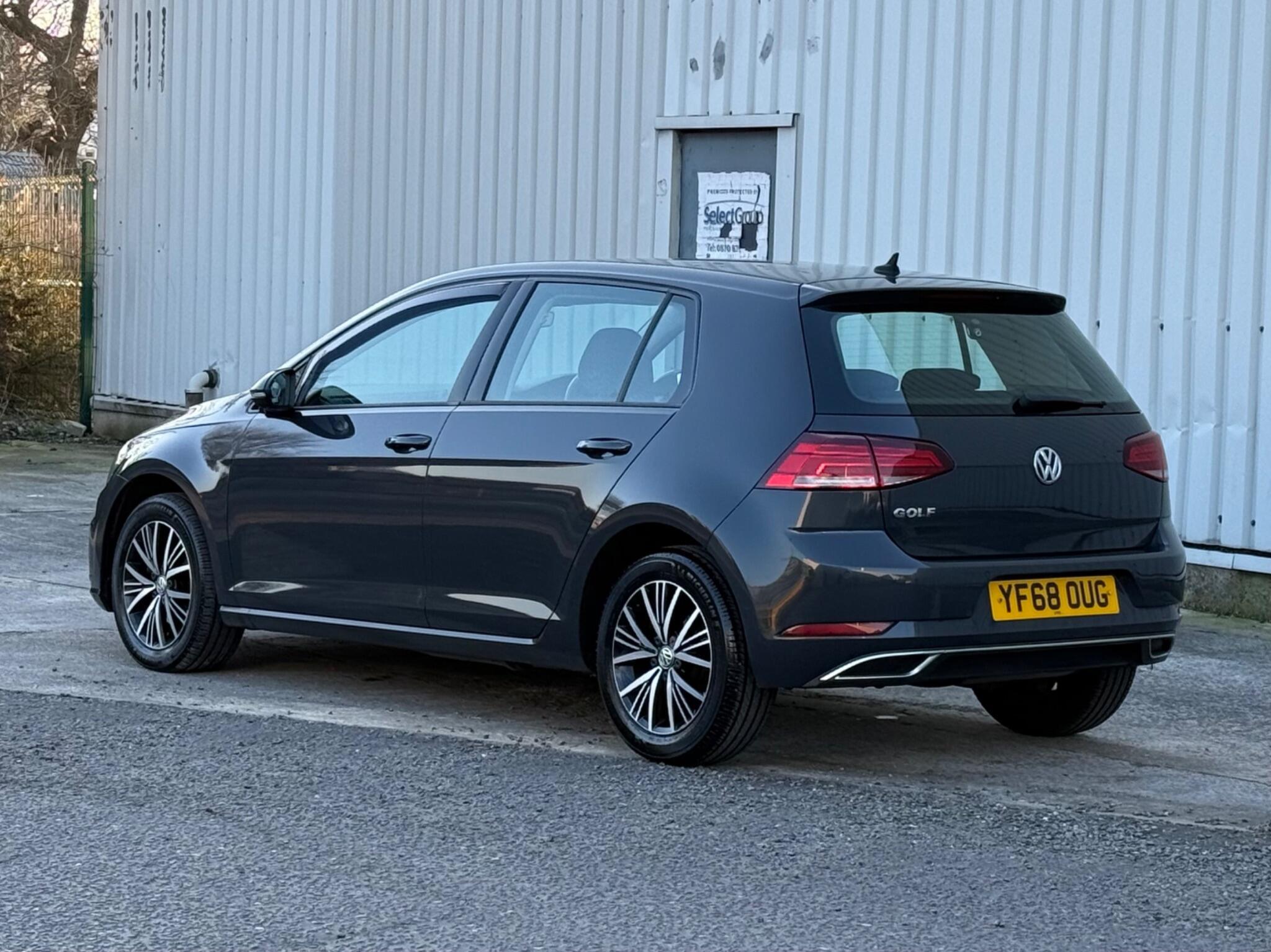 Volkswagen Golf - Image 13