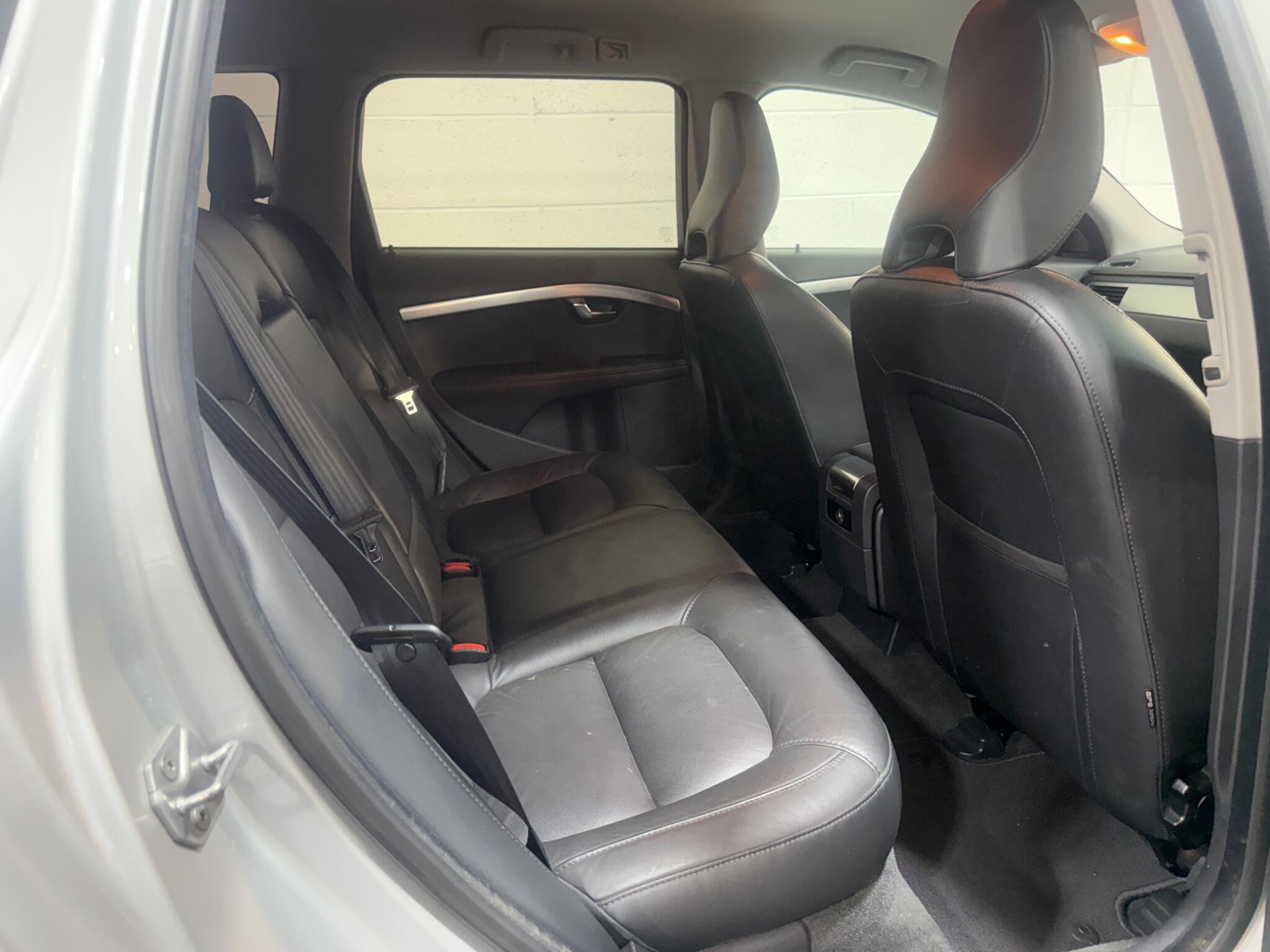 Volvo V70 - Image 11