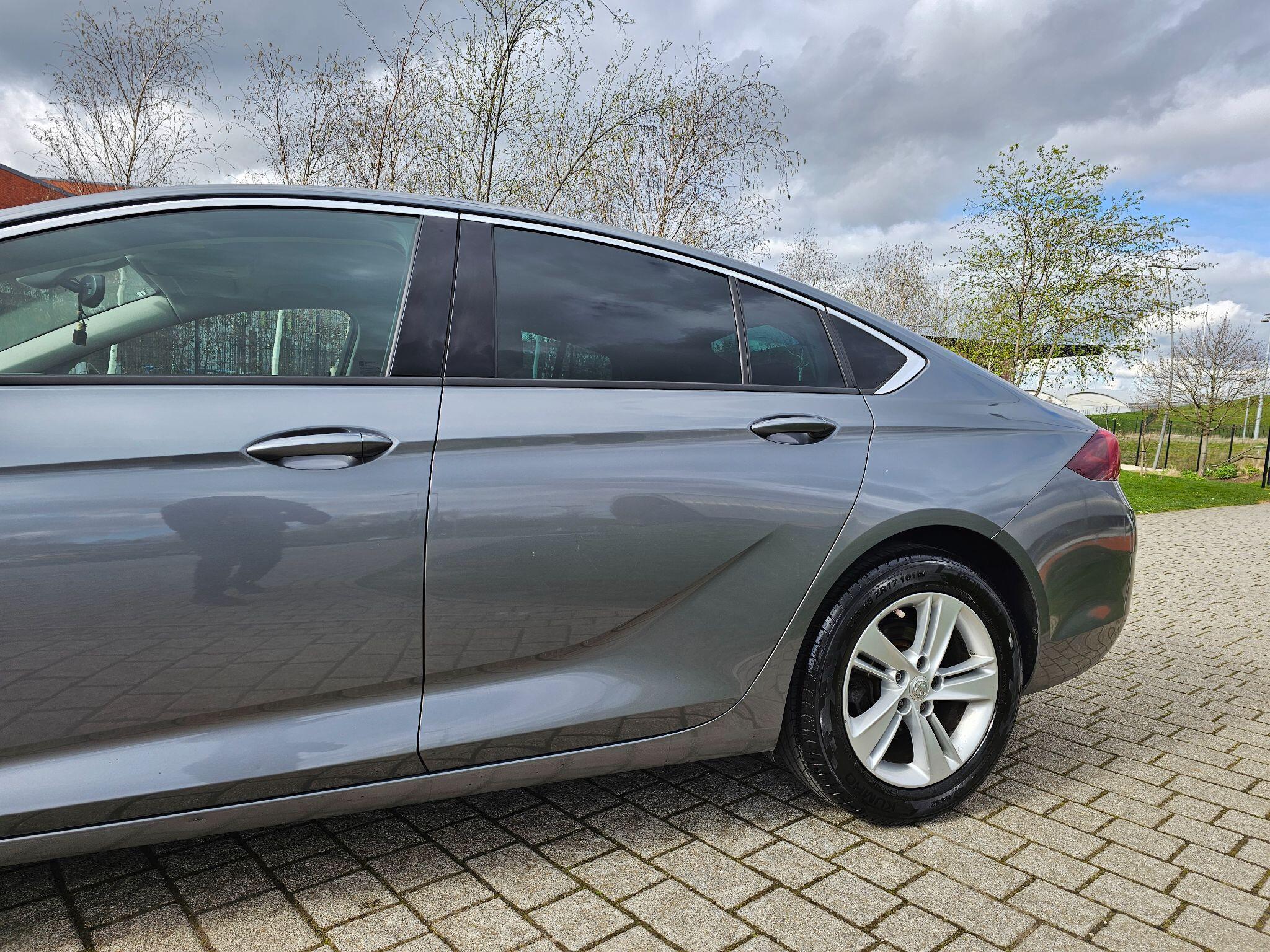 Vauxhall Insignia - Image 5