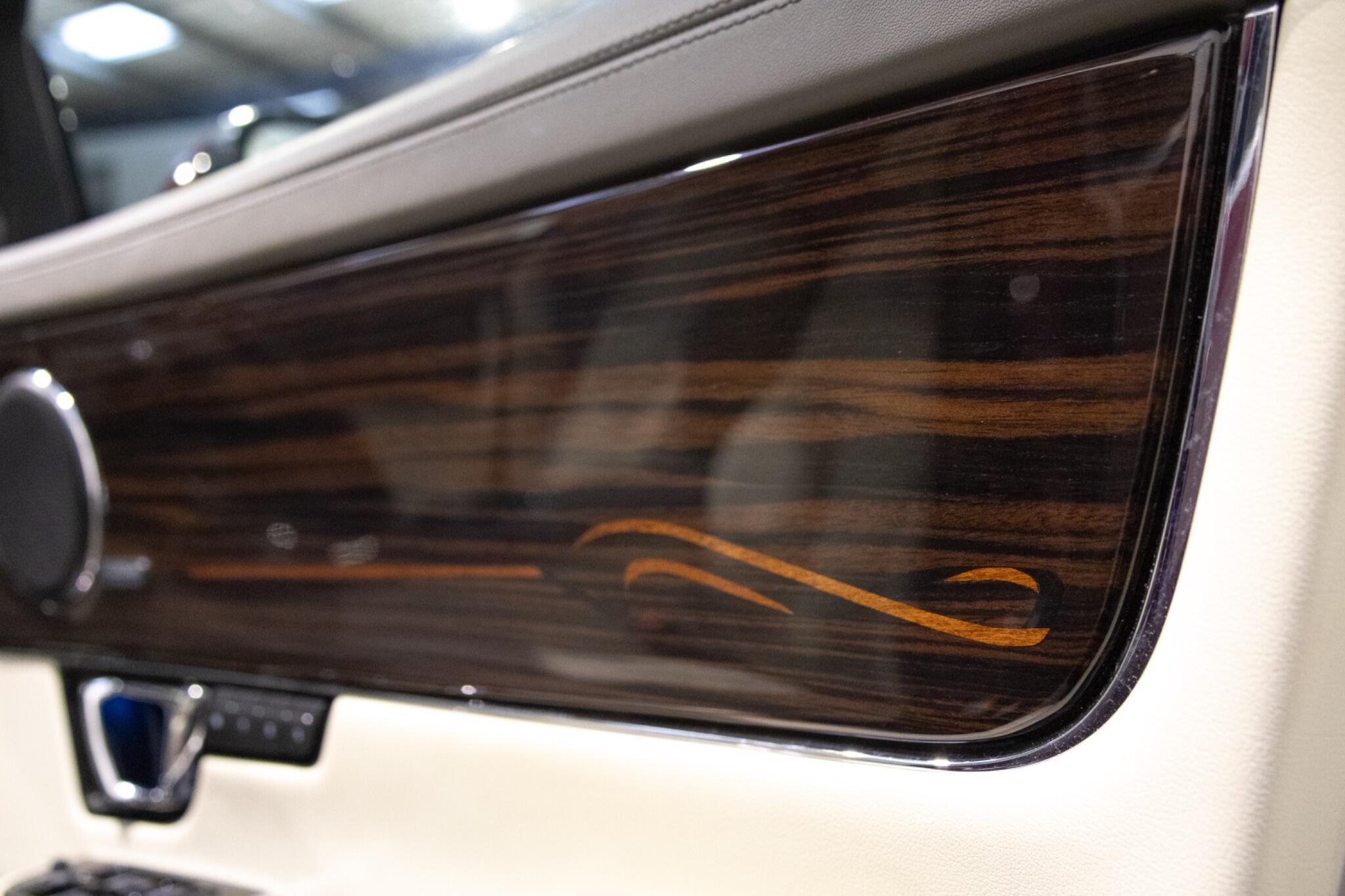 Jaguar XJ - Image 23