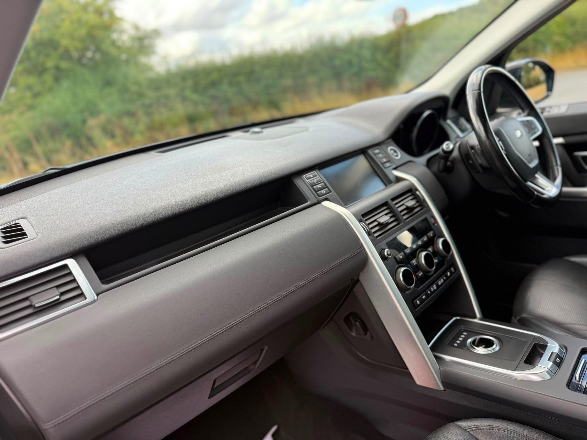 Land Rover DISCOVERY SPORT - Image 17