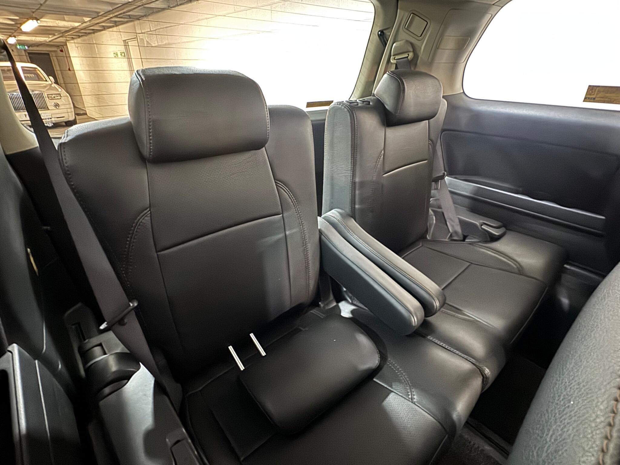 Toyota Alphard - Image 13