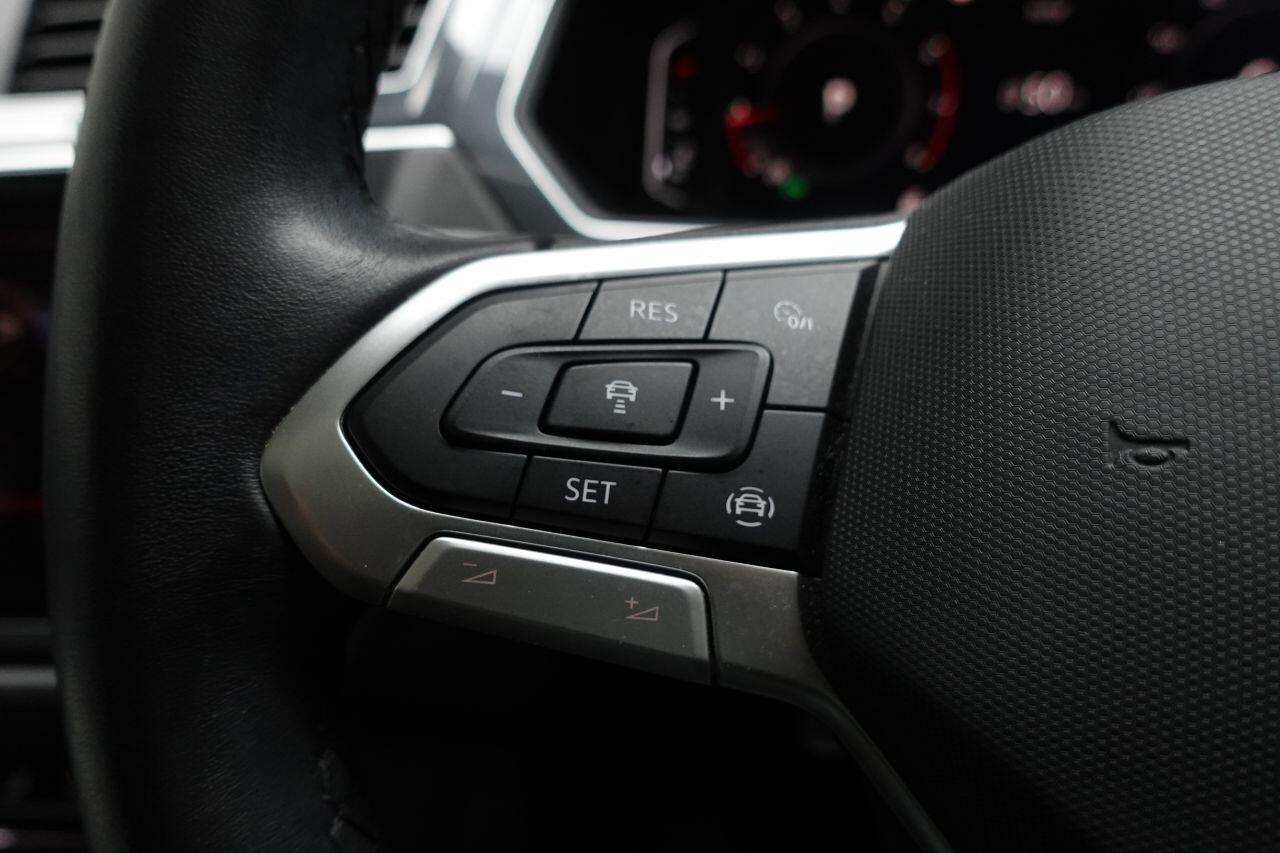 Volkswagen Tiguan - Image 32