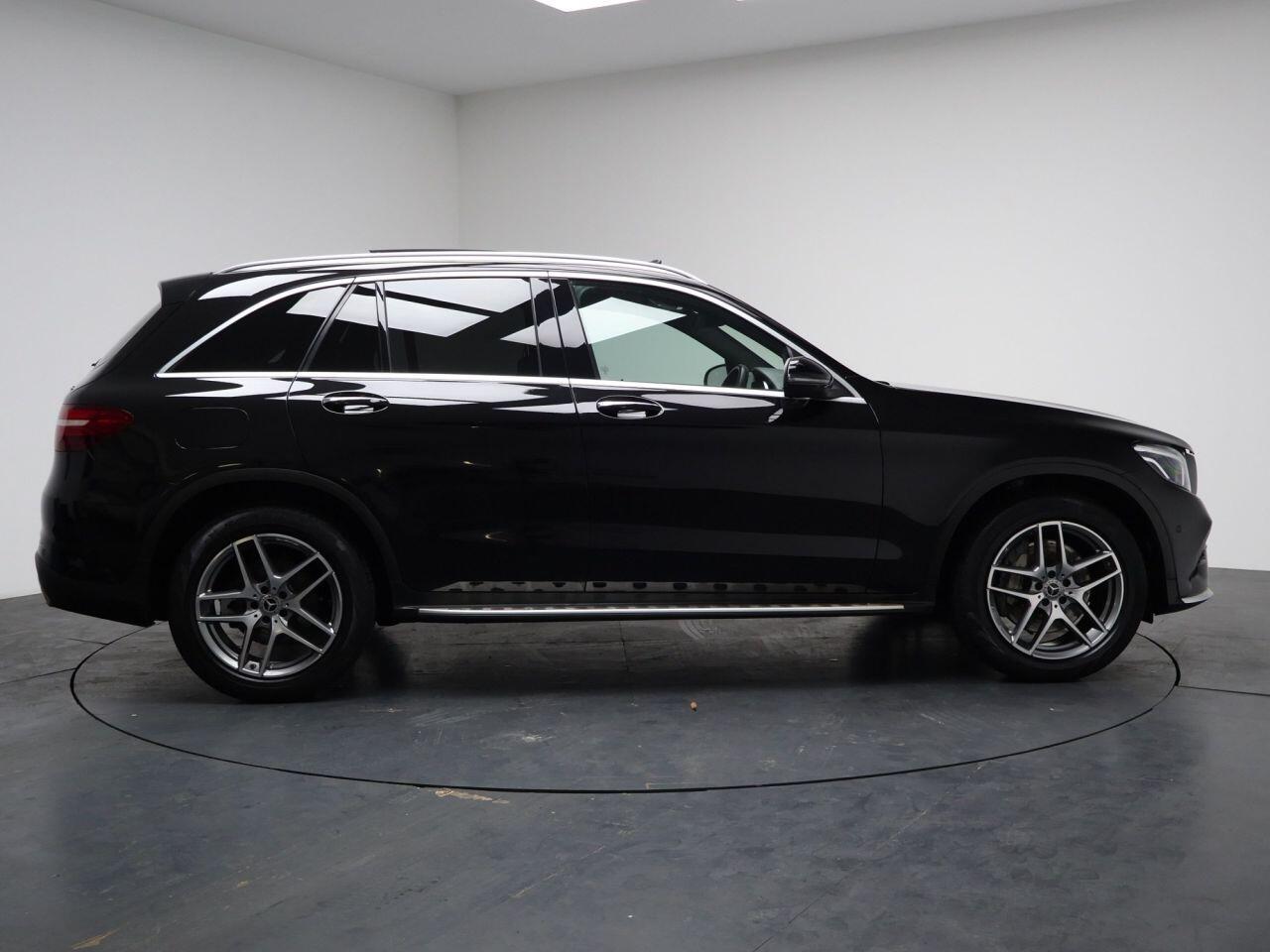 Mercedes GLC - Image 14