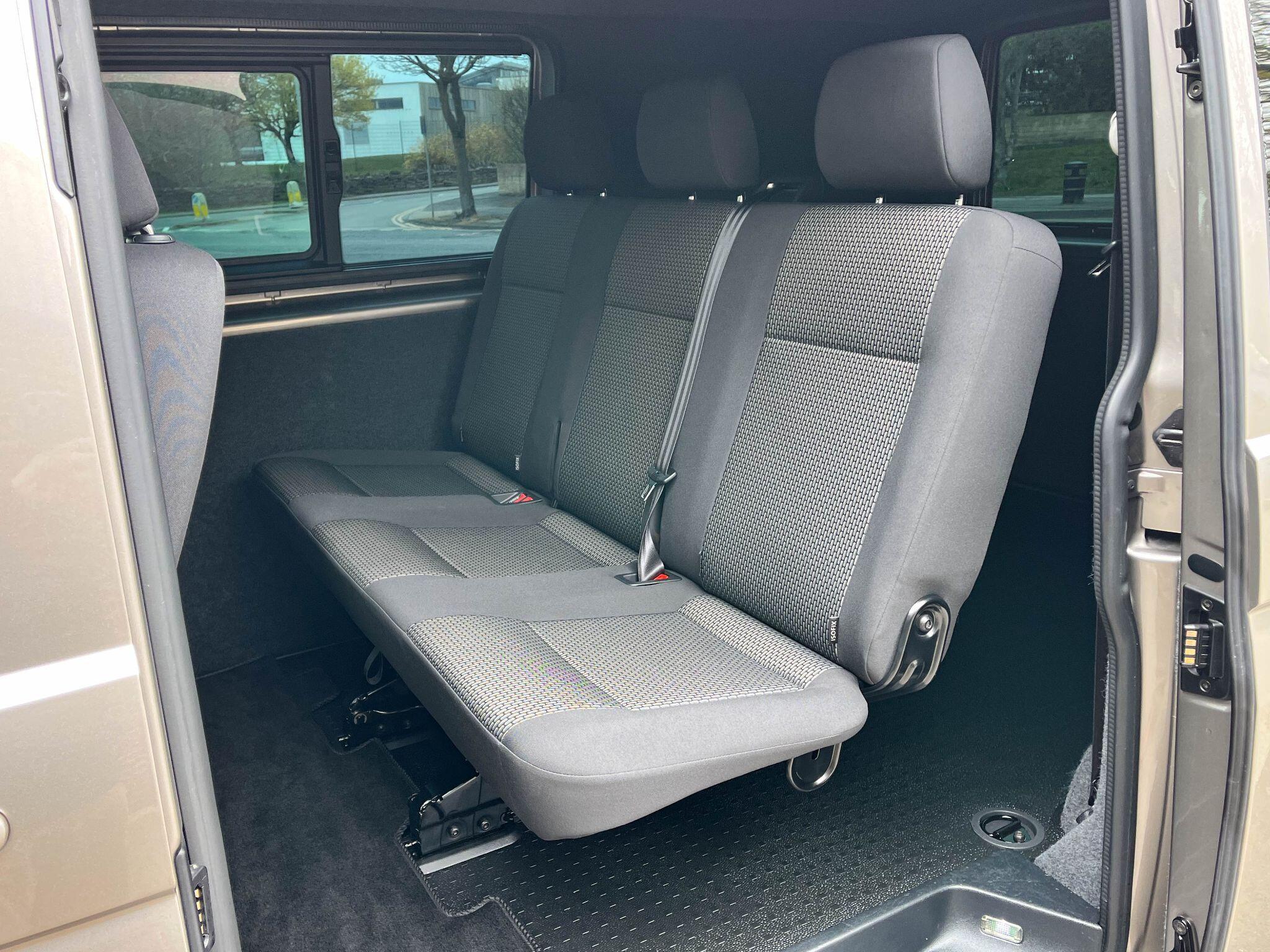 Volkswagen Transporter - Image 22