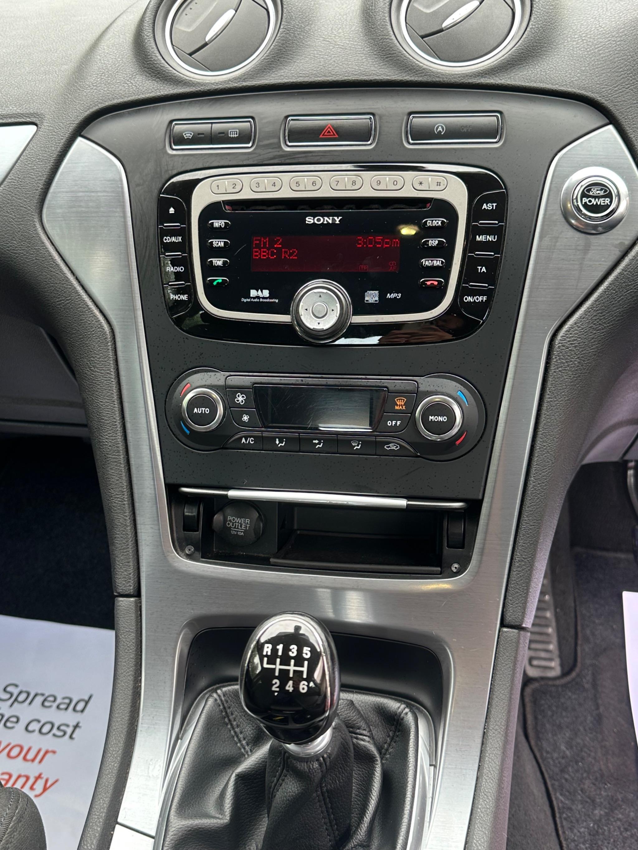 Ford Mondeo - Image 24