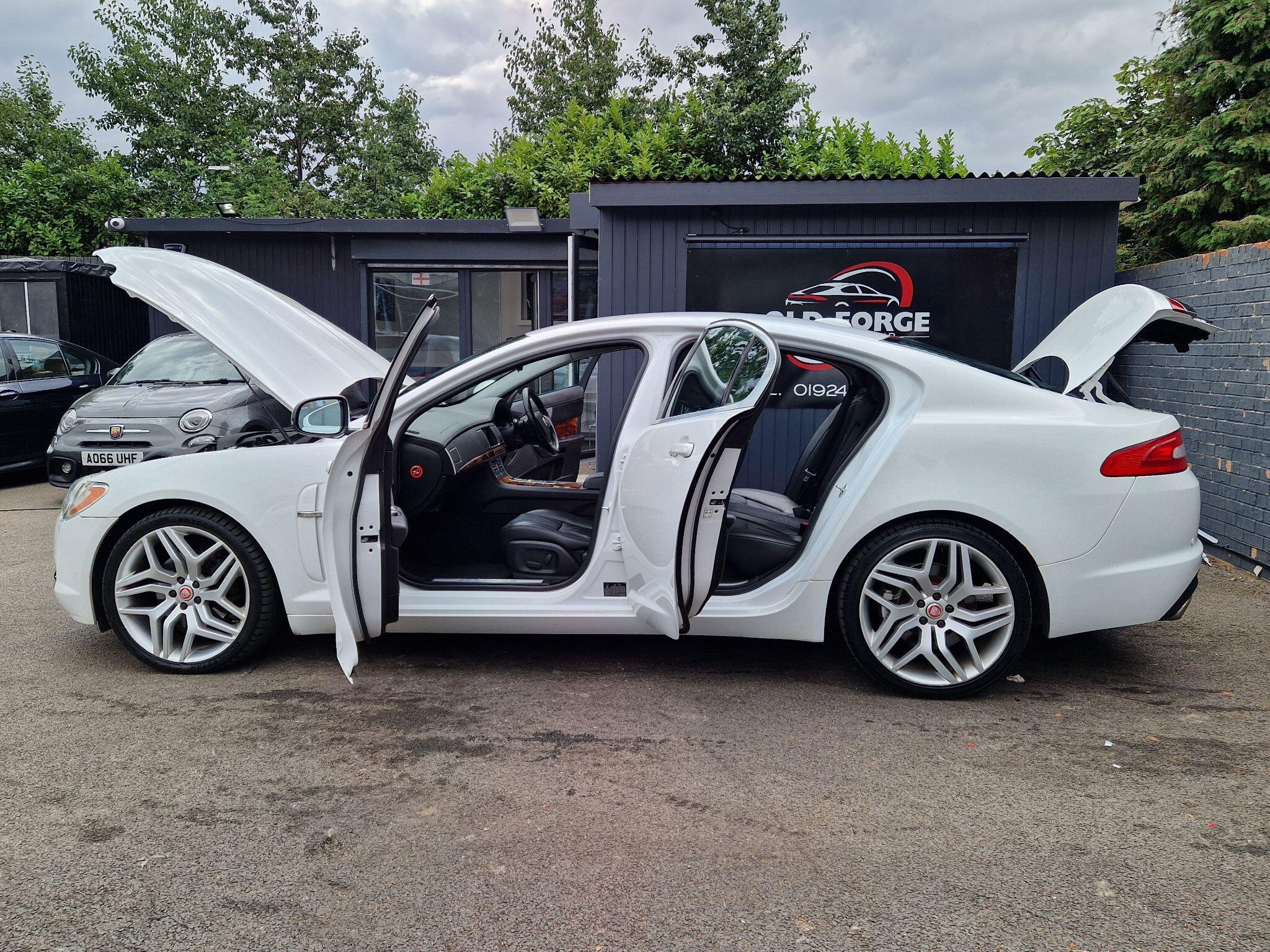 Jaguar XF - Image 15