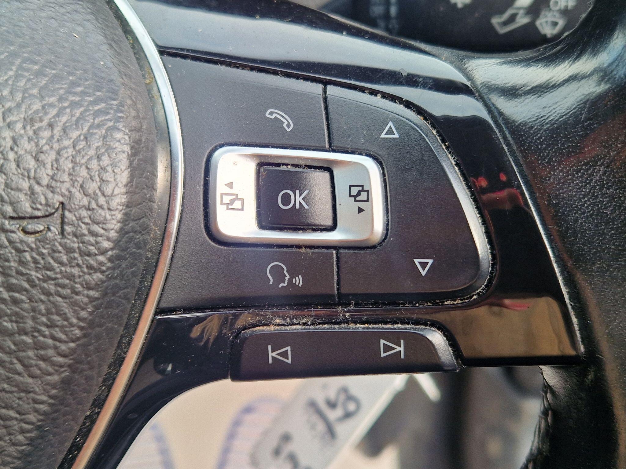 Volkswagen Golf - Image 52