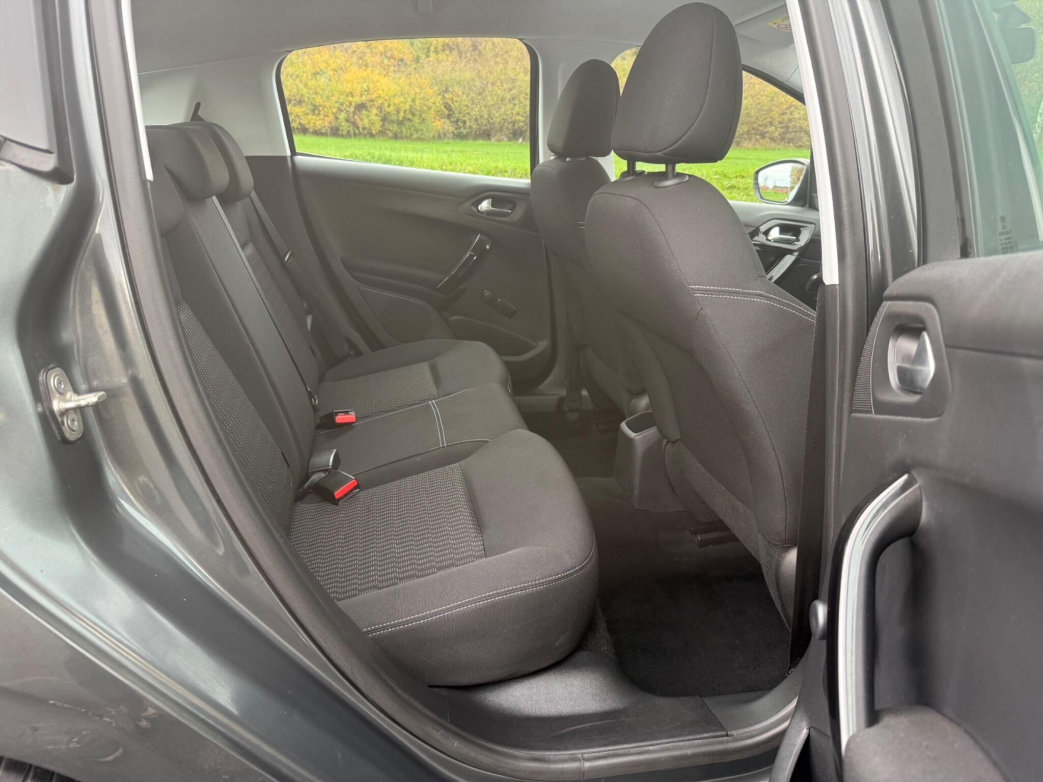 Peugeot 208 - Image 14