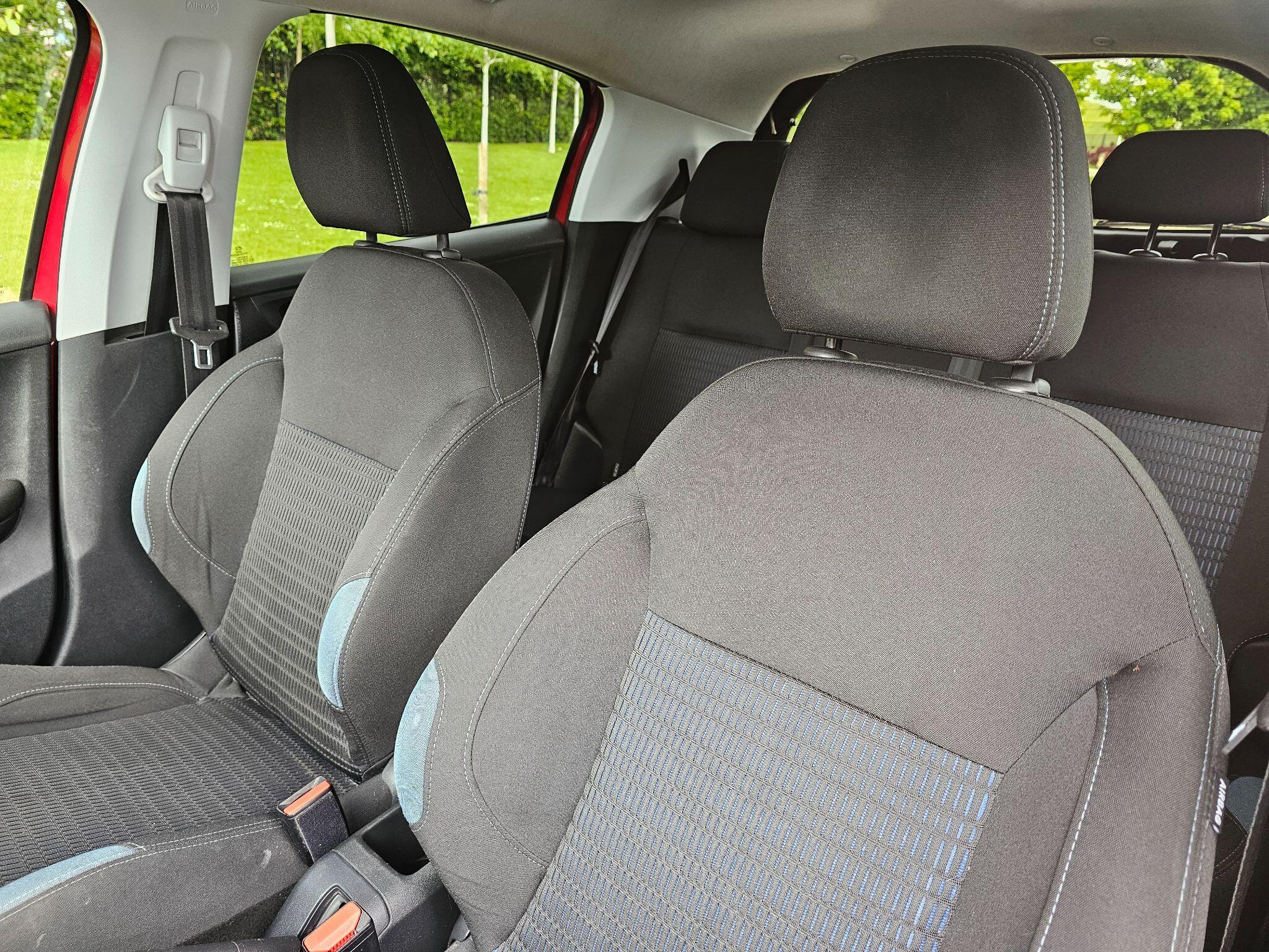 Peugeot 208 - Image 17