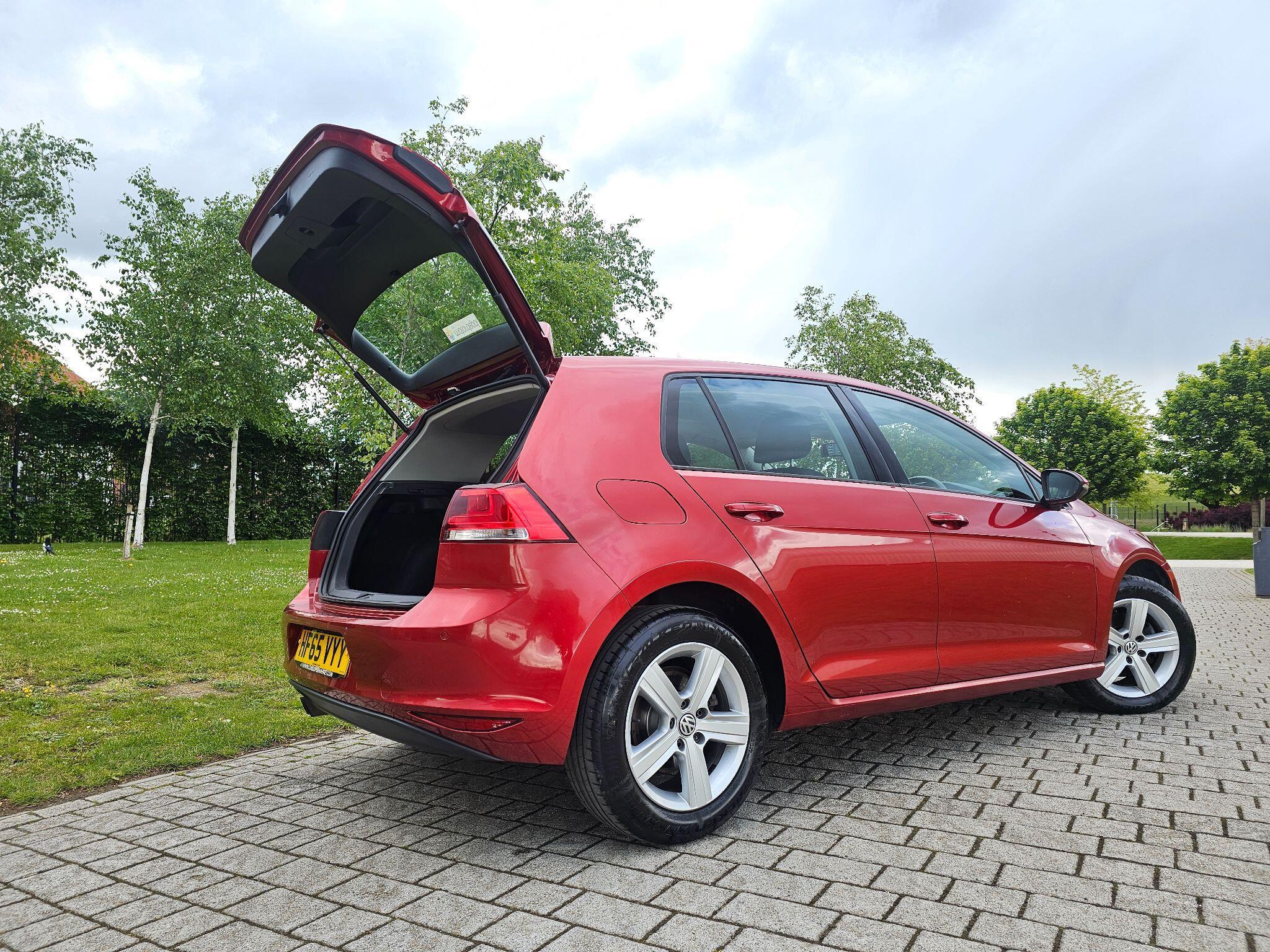 Volkswagen Golf - Image 12