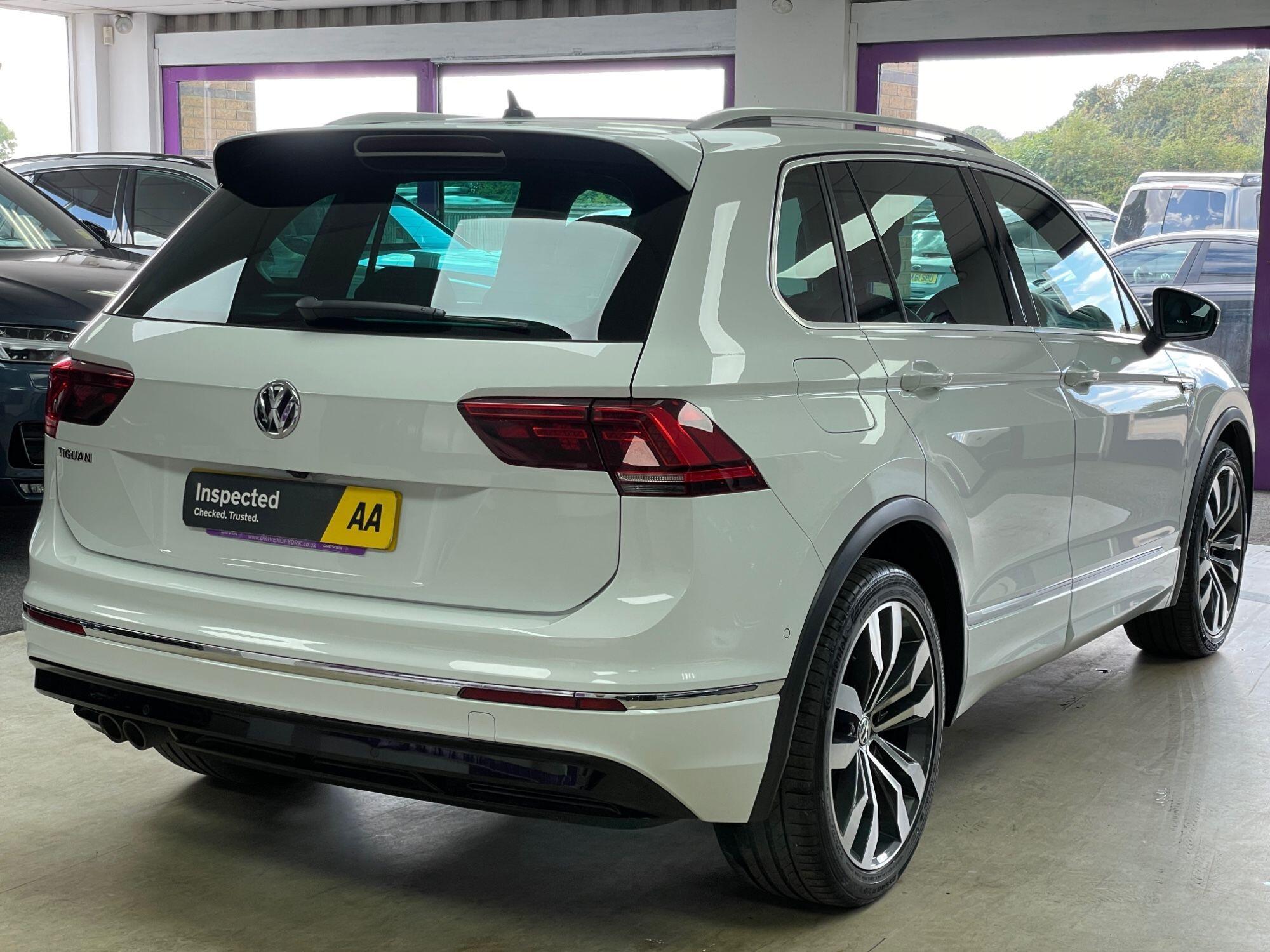 Volkswagen Tiguan - Image 11