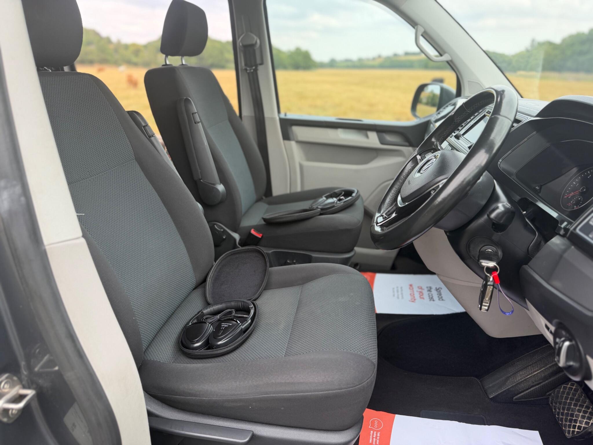 Volkswagen Transporter - Image 10