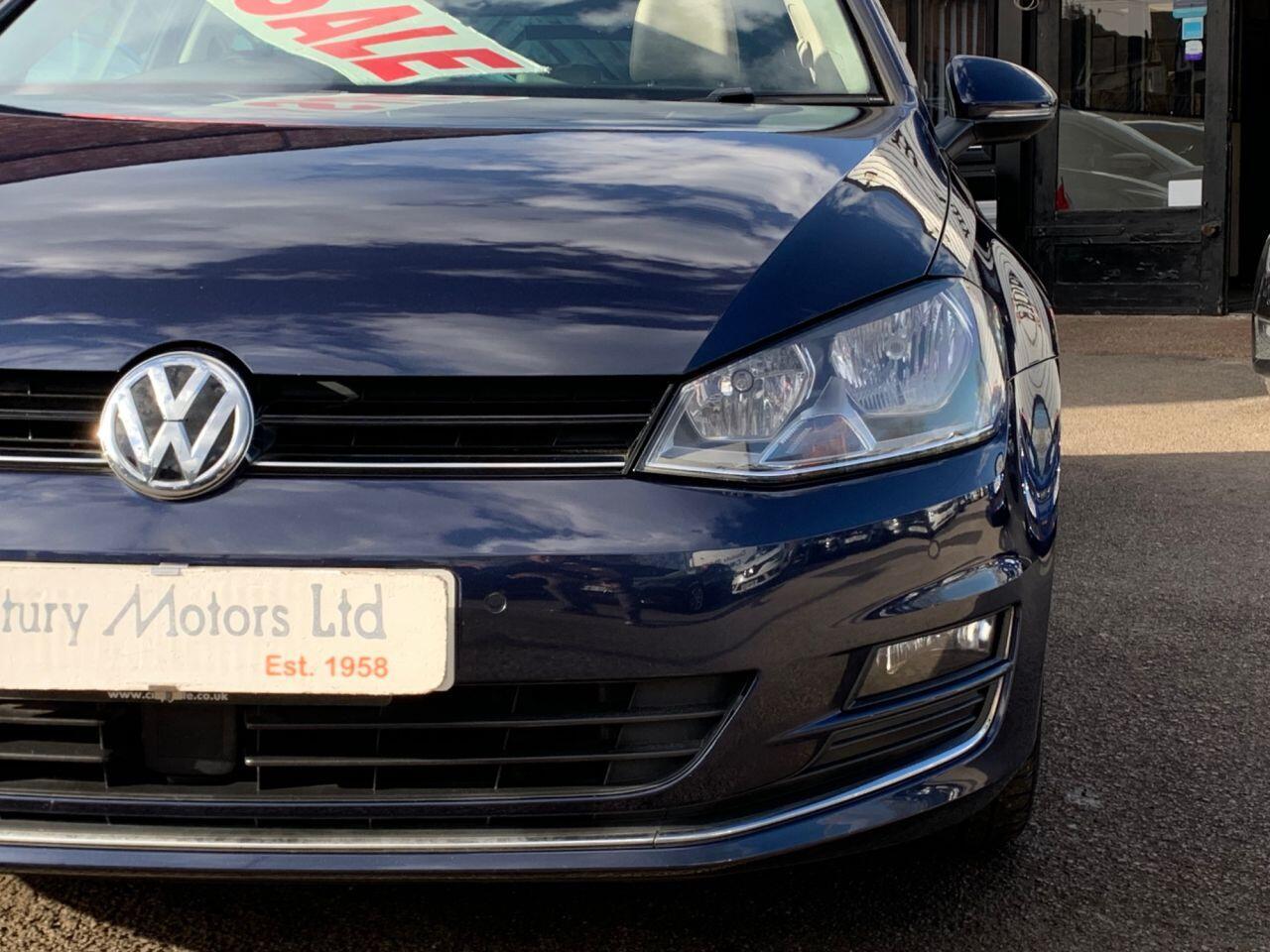 Volkswagen Golf - Image 4