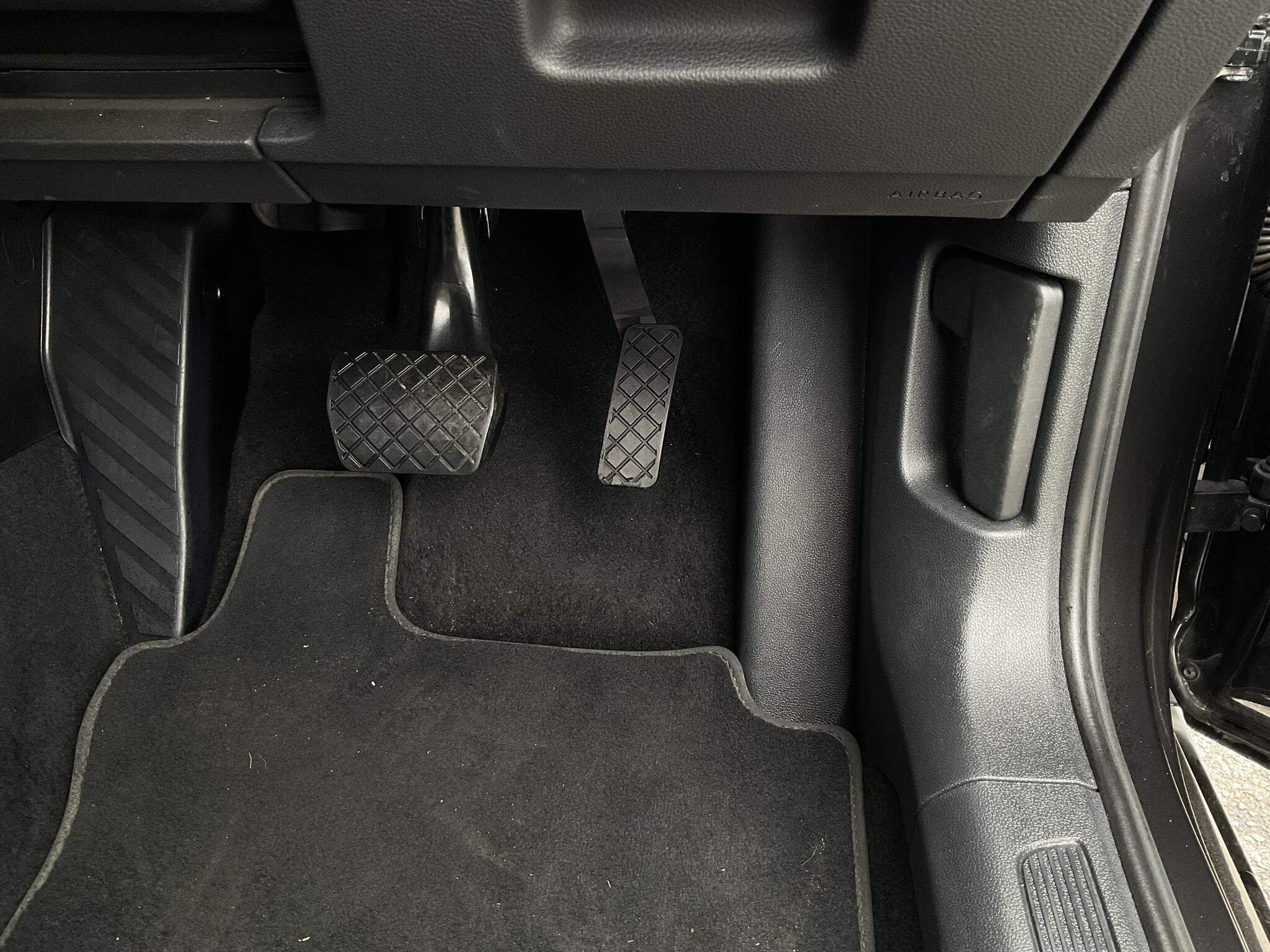 Volkswagen Passat - Image 10