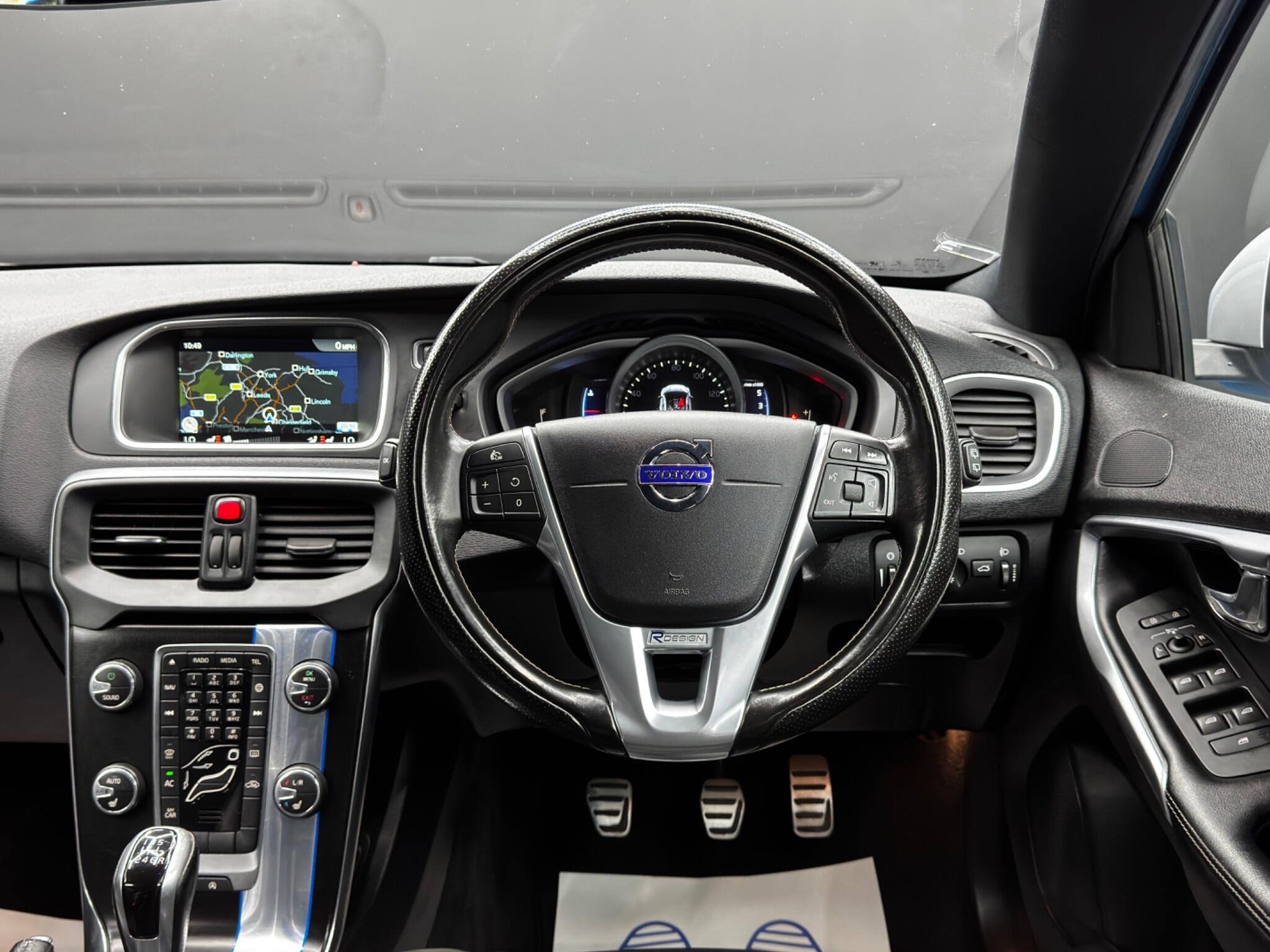 Volvo V40 - Image 18