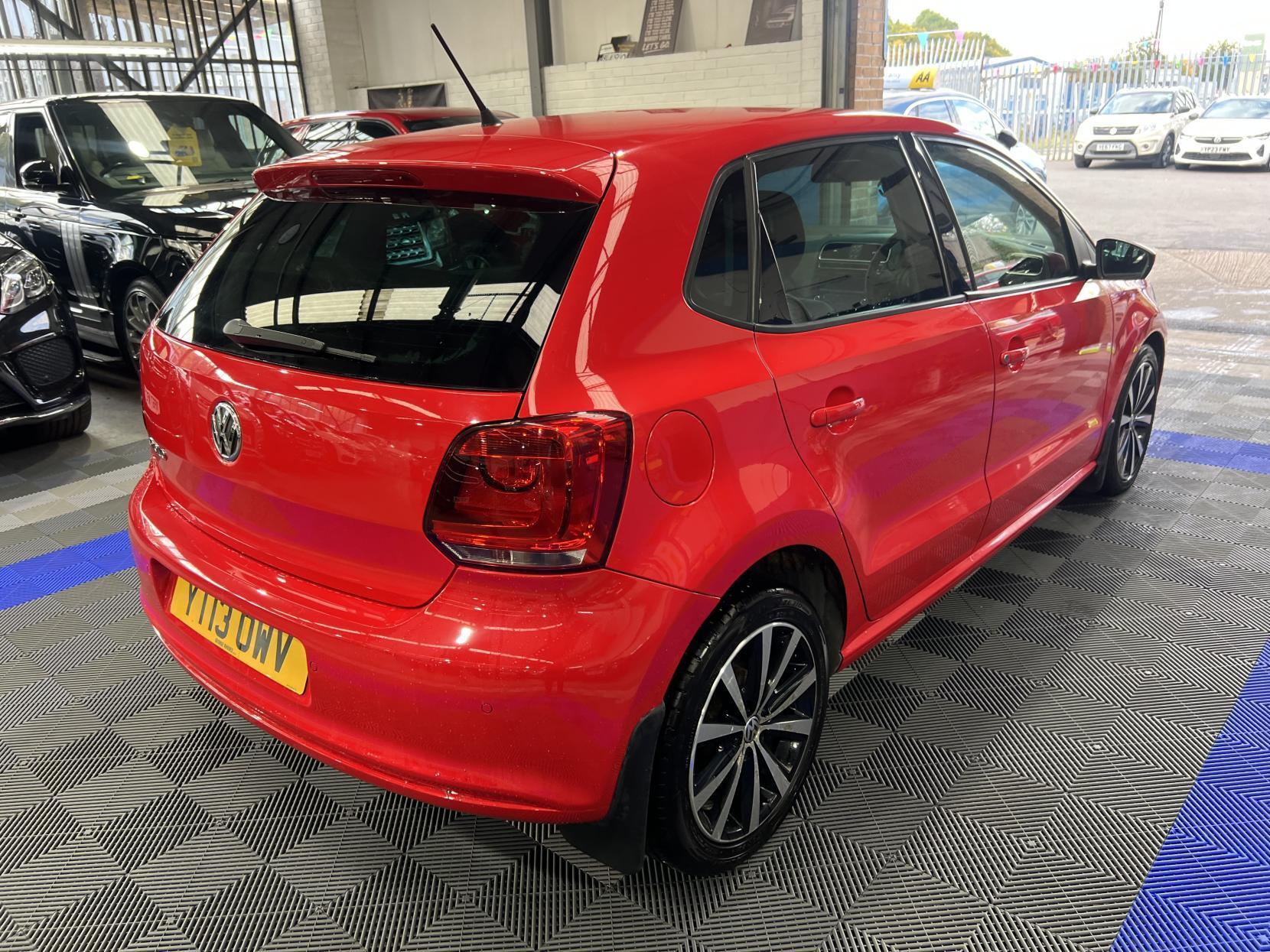 Volkswagen Polo - Image 8