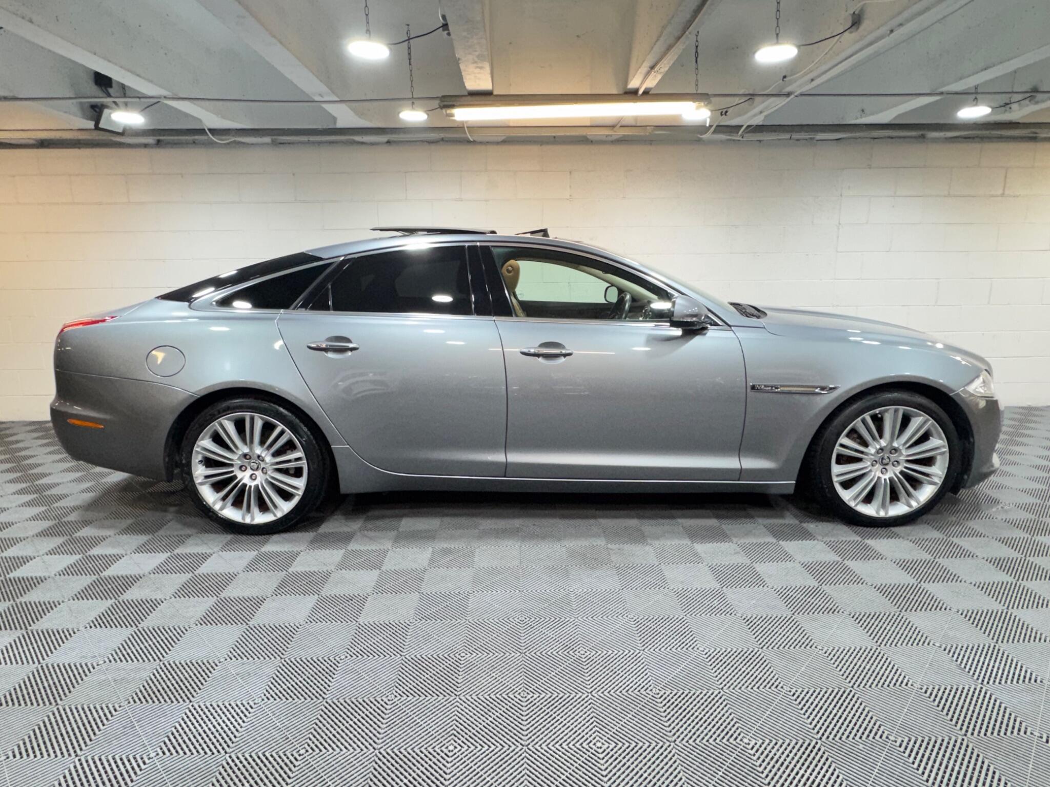 Jaguar XJ - Image 5