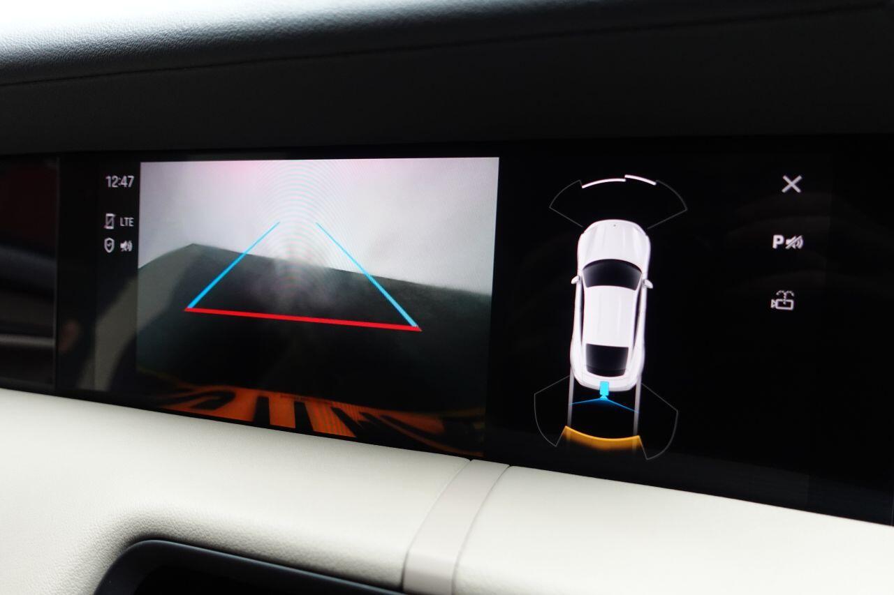 Porsche Taycan - Image 21