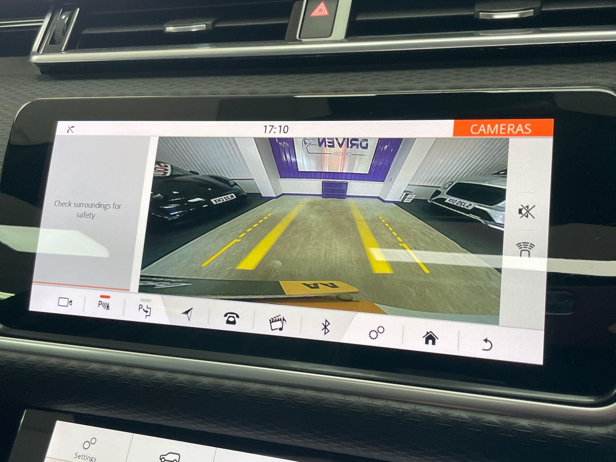 Land Rover Range Rover Velar - Image 43
