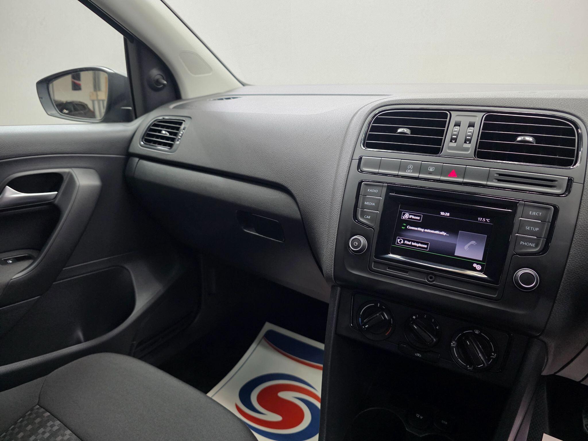 Volkswagen Polo - Image 12