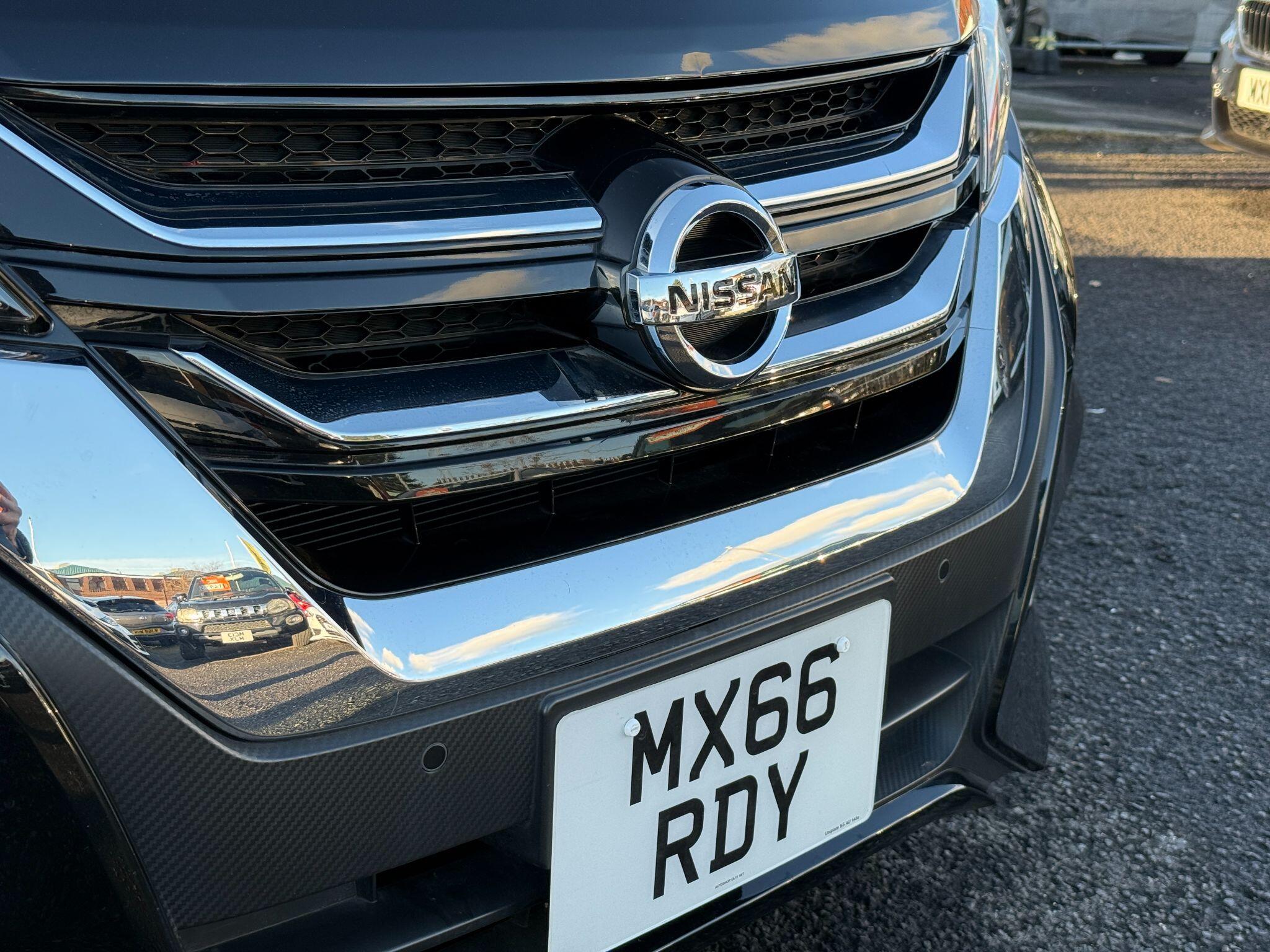 Nissan Serena - Image 11