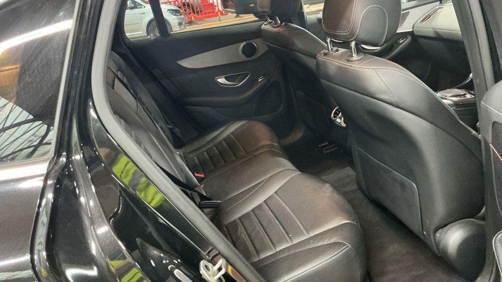 Mercedes Eqc - Image 10