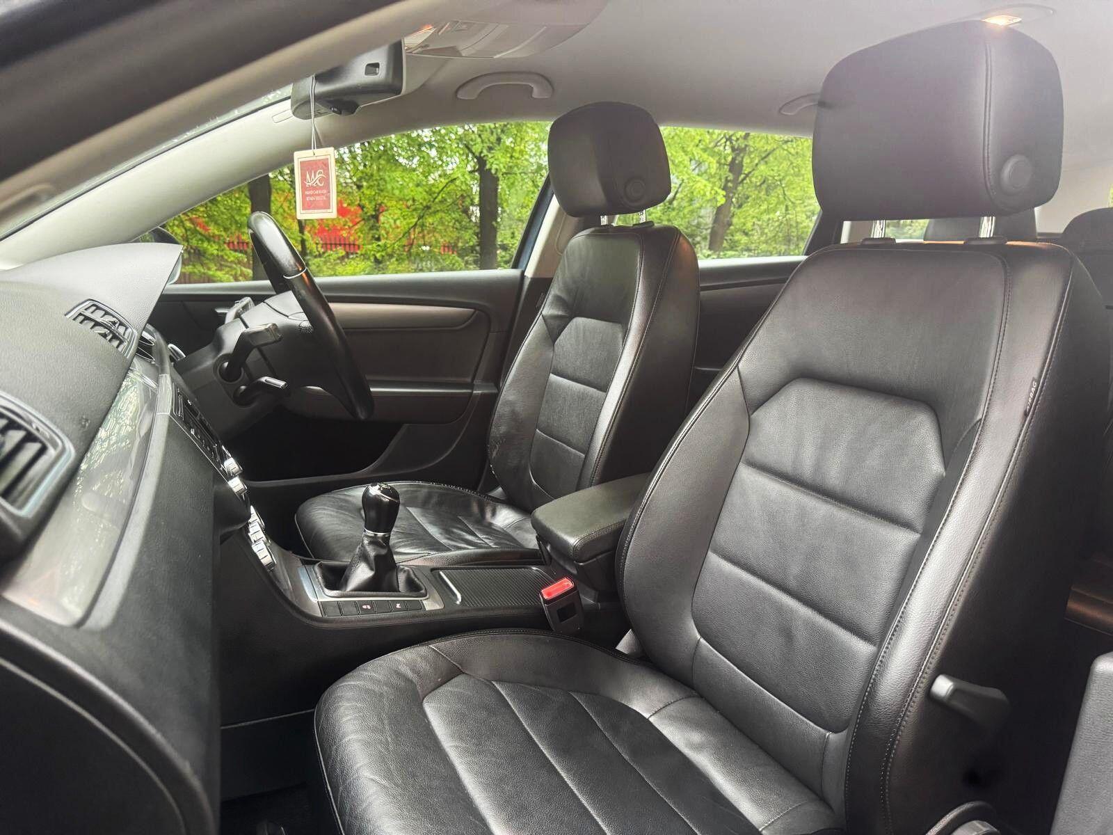 Volkswagen Passat - Image 49