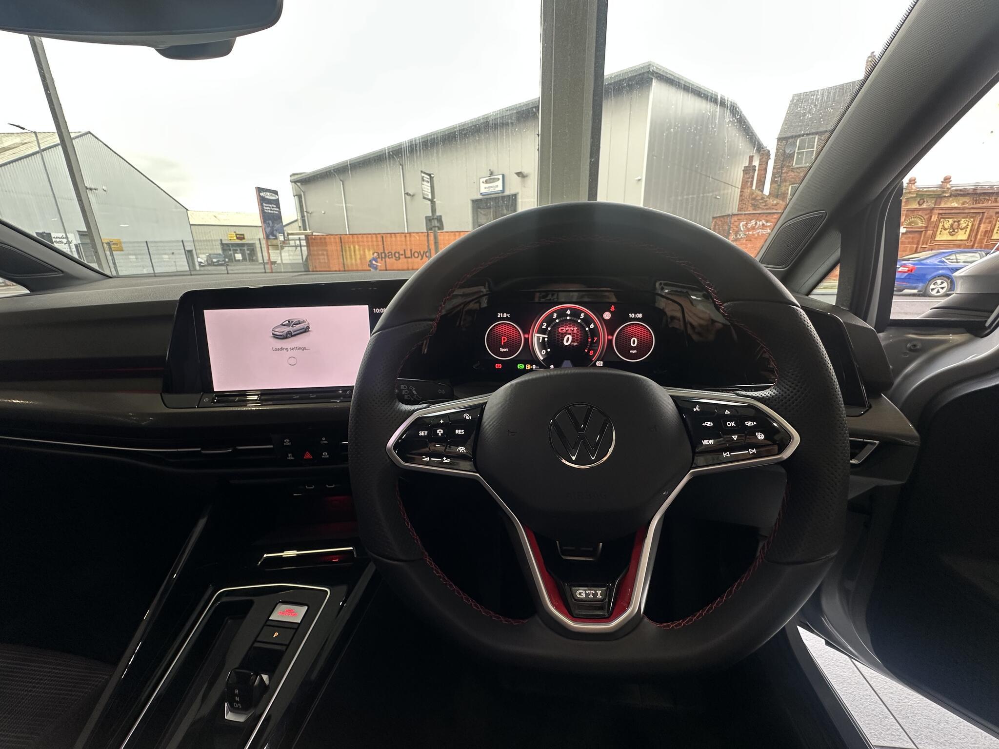 Volkswagen Golf - Image 4