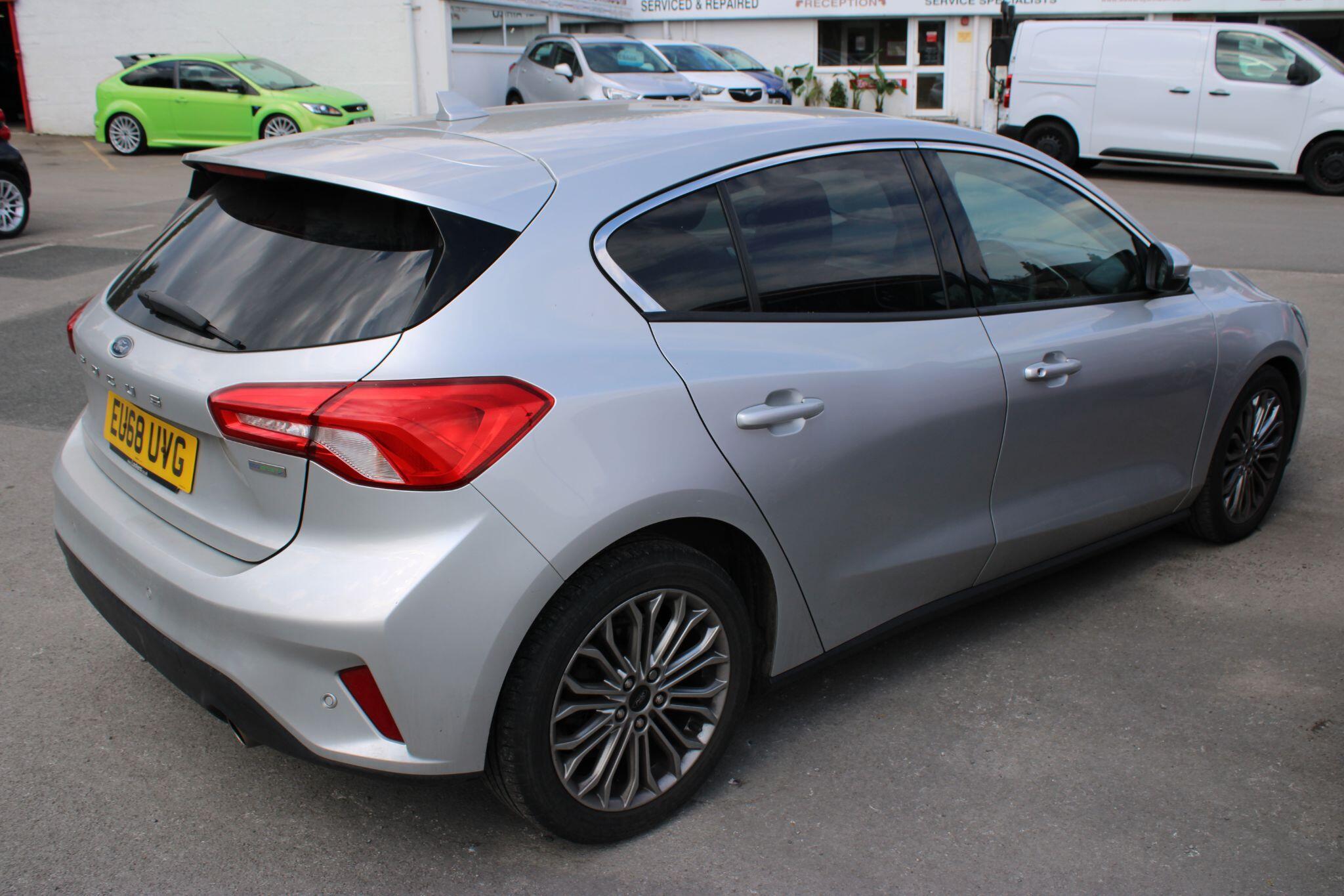 Ford Focus - Image 4