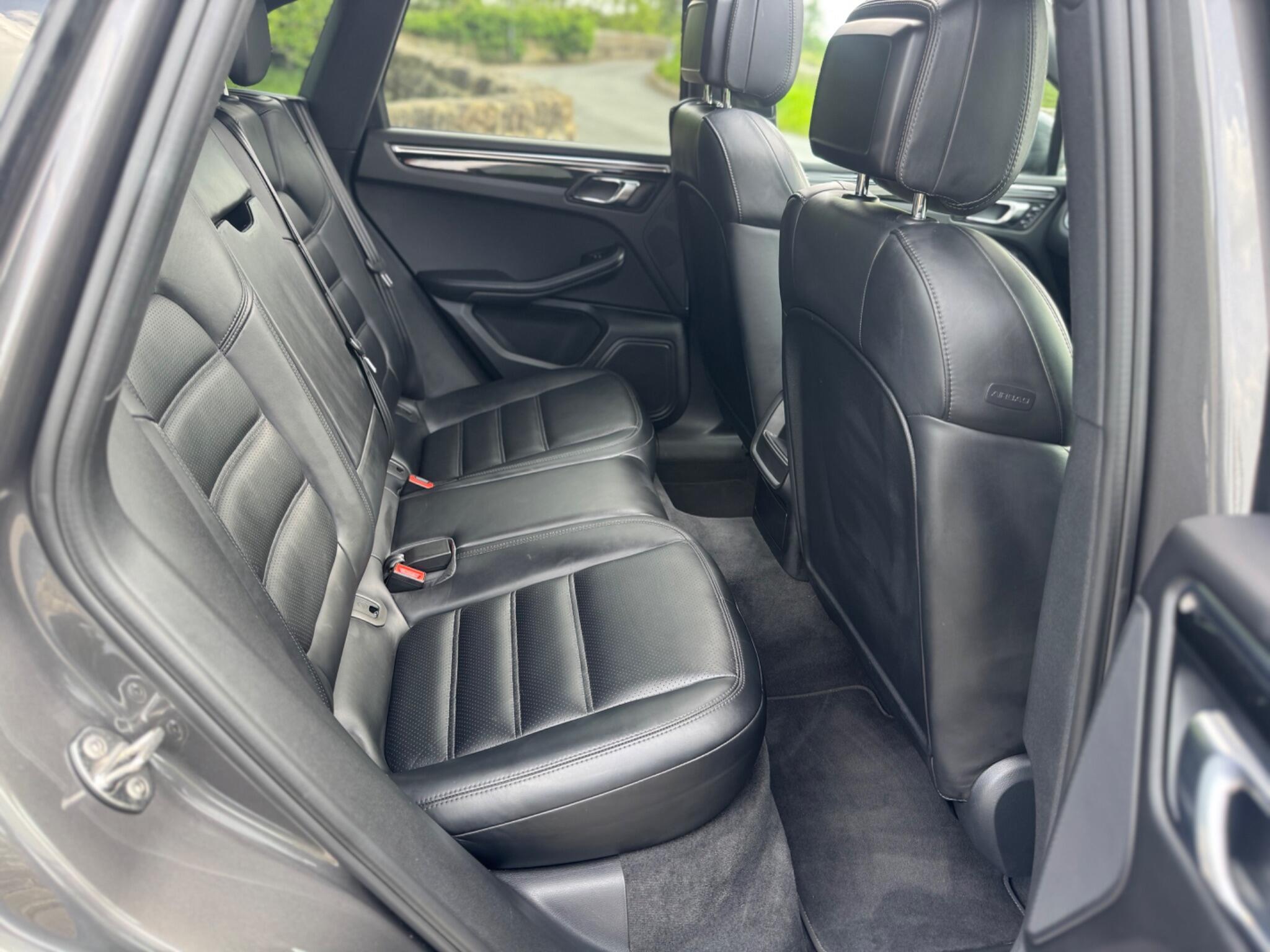 Porsche Macan - Image 33