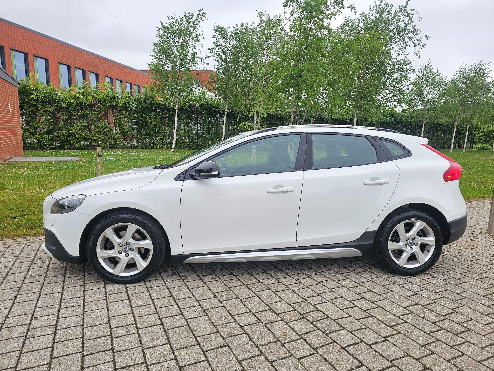 Volvo V40 CROSS COUNTRY - Image 29