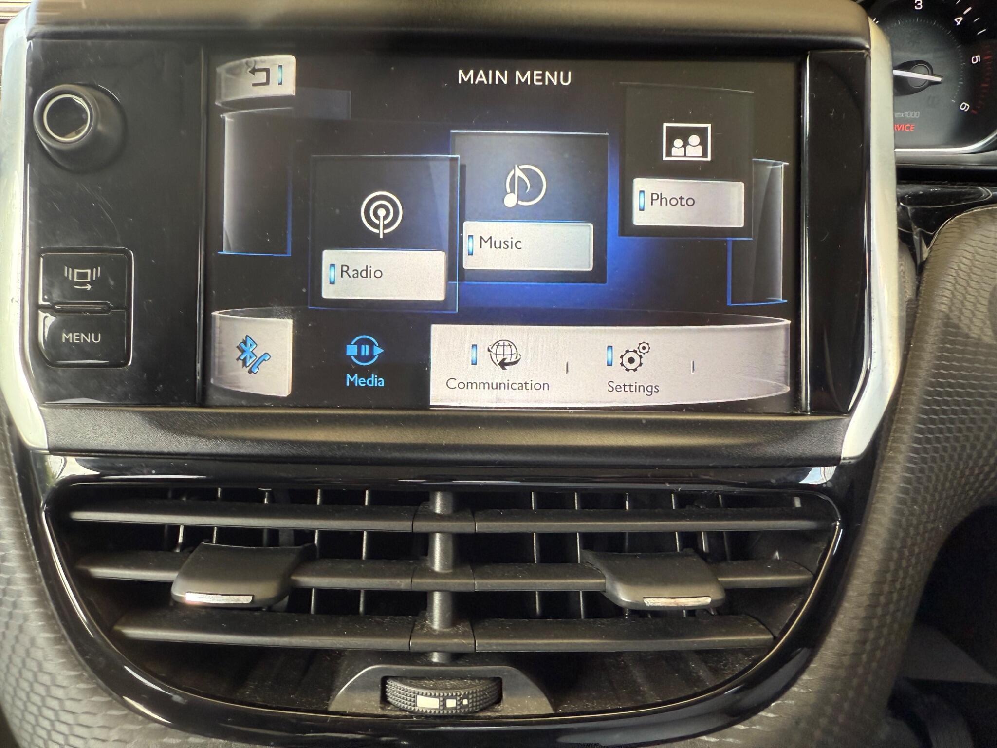 Peugeot 2008 - Image 15