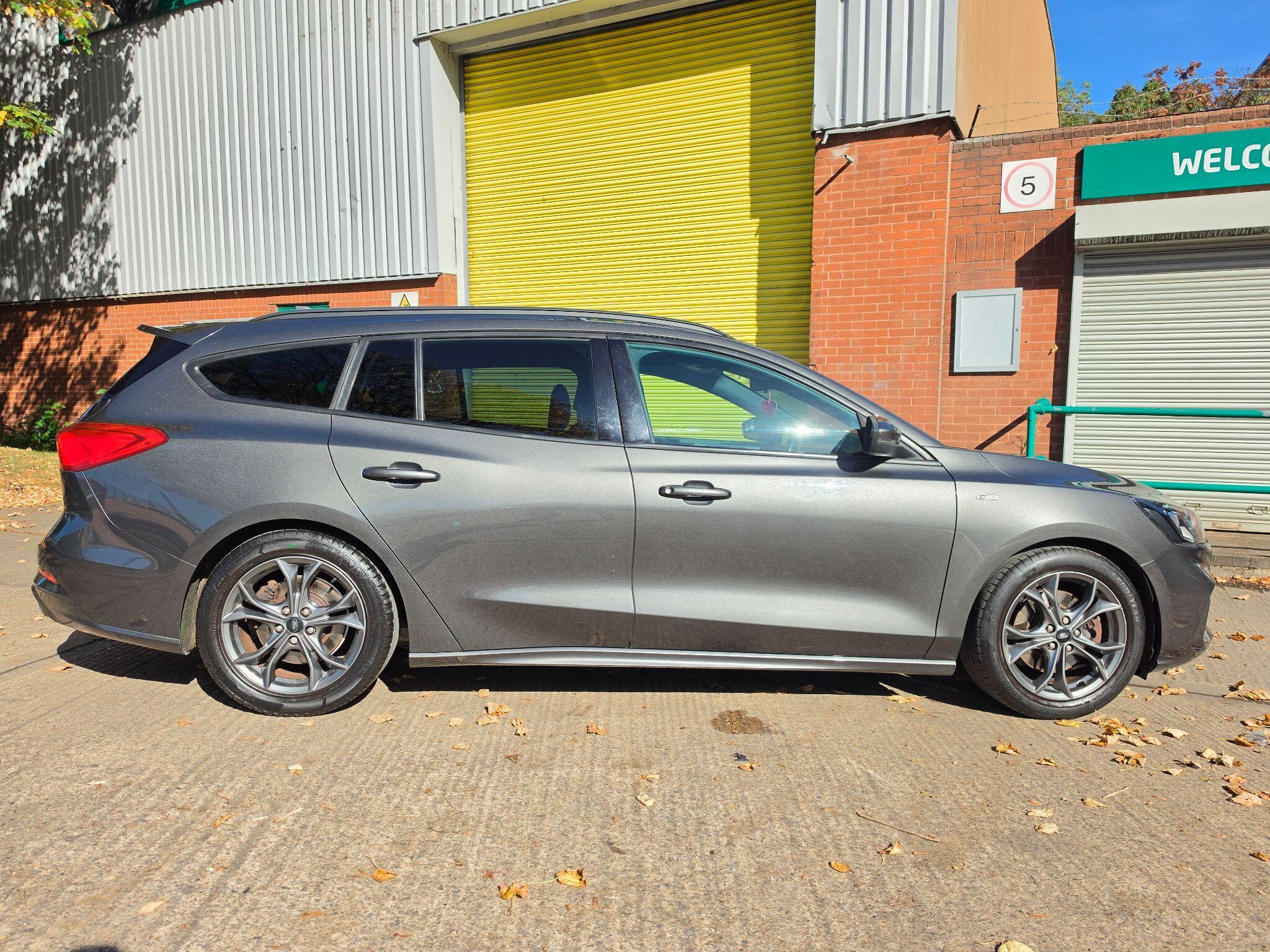 Ford Focus - Image 2
