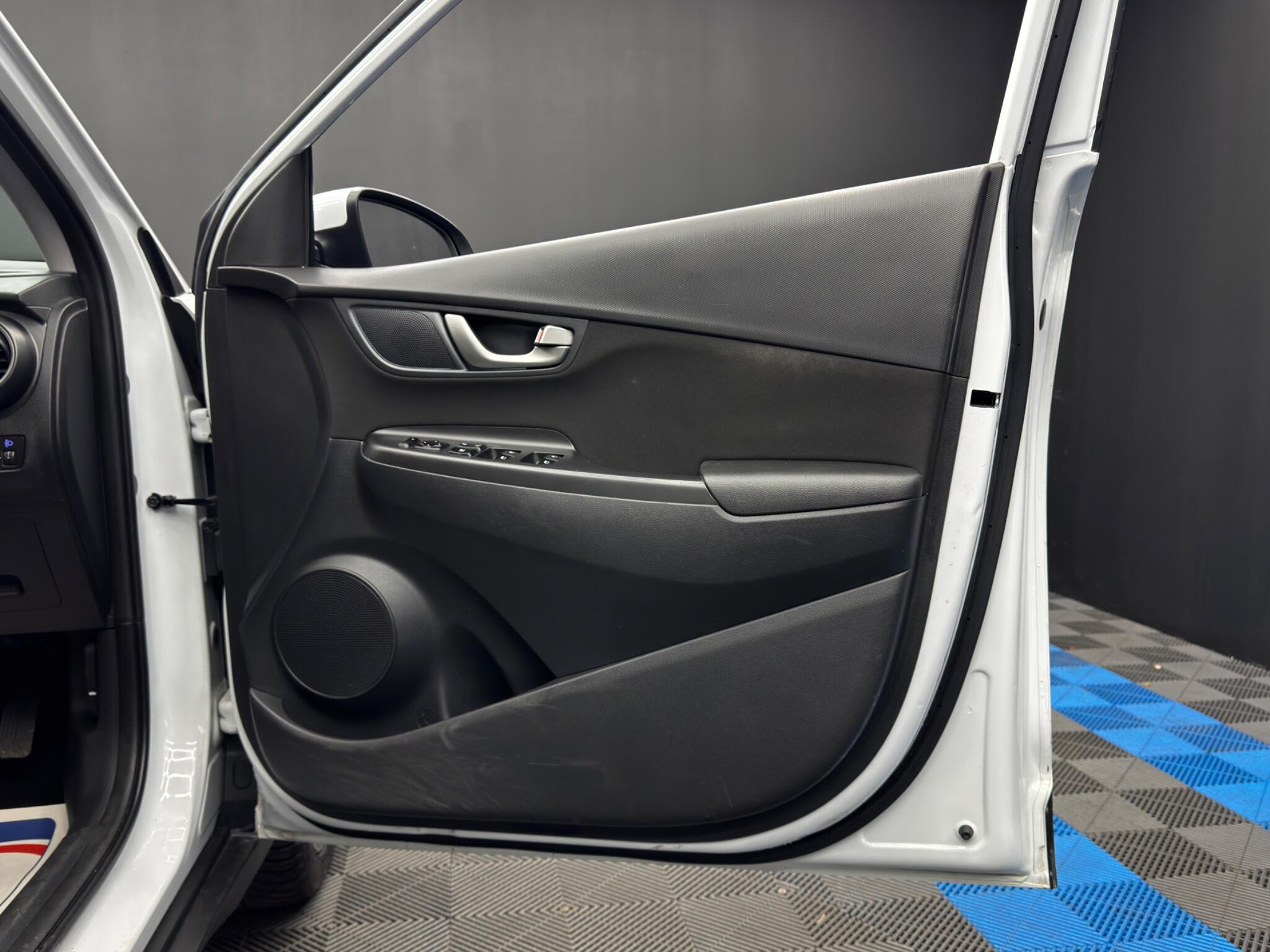 Hyundai Kona - Image 35