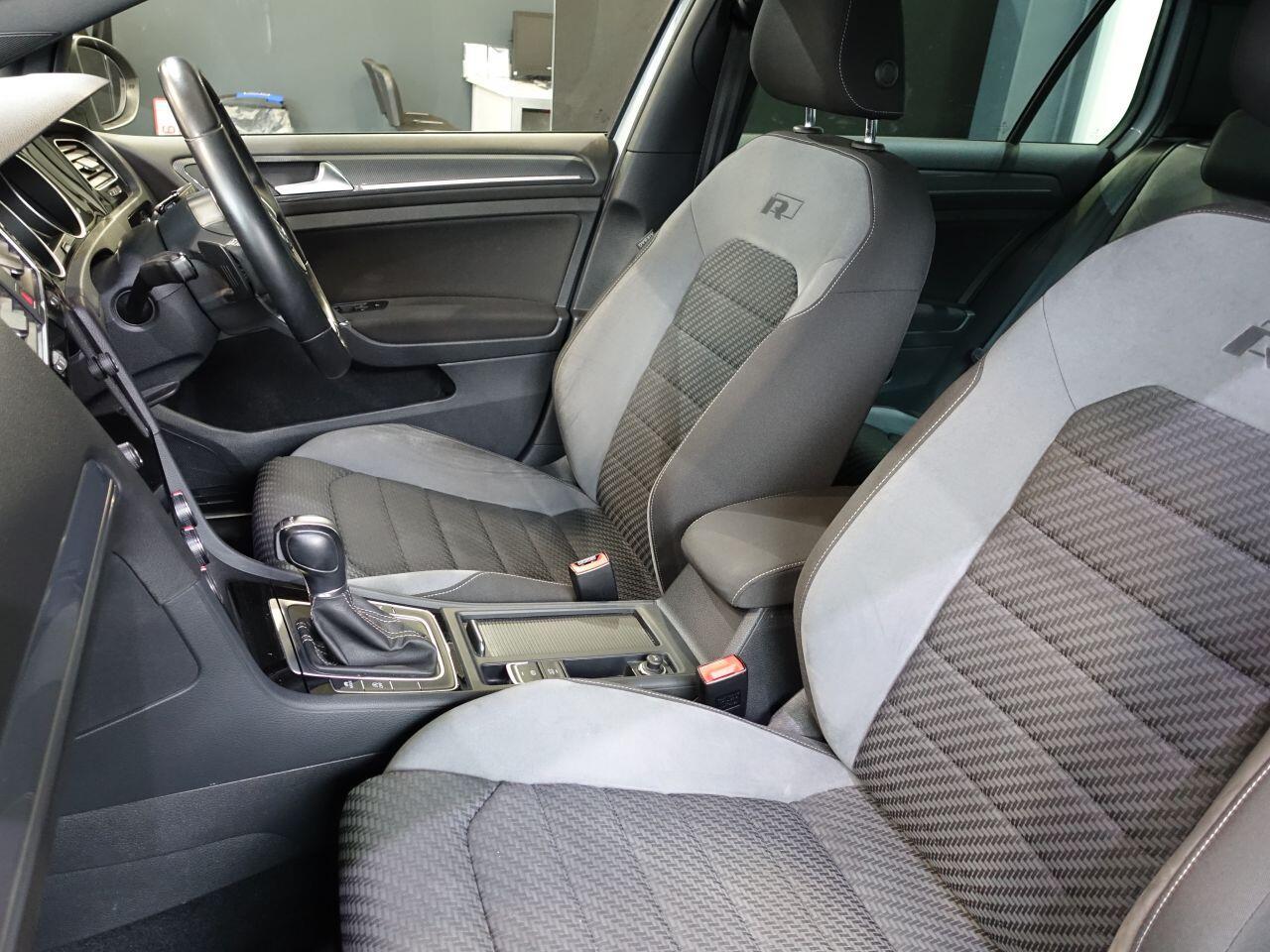 Volkswagen Golf - Image 12